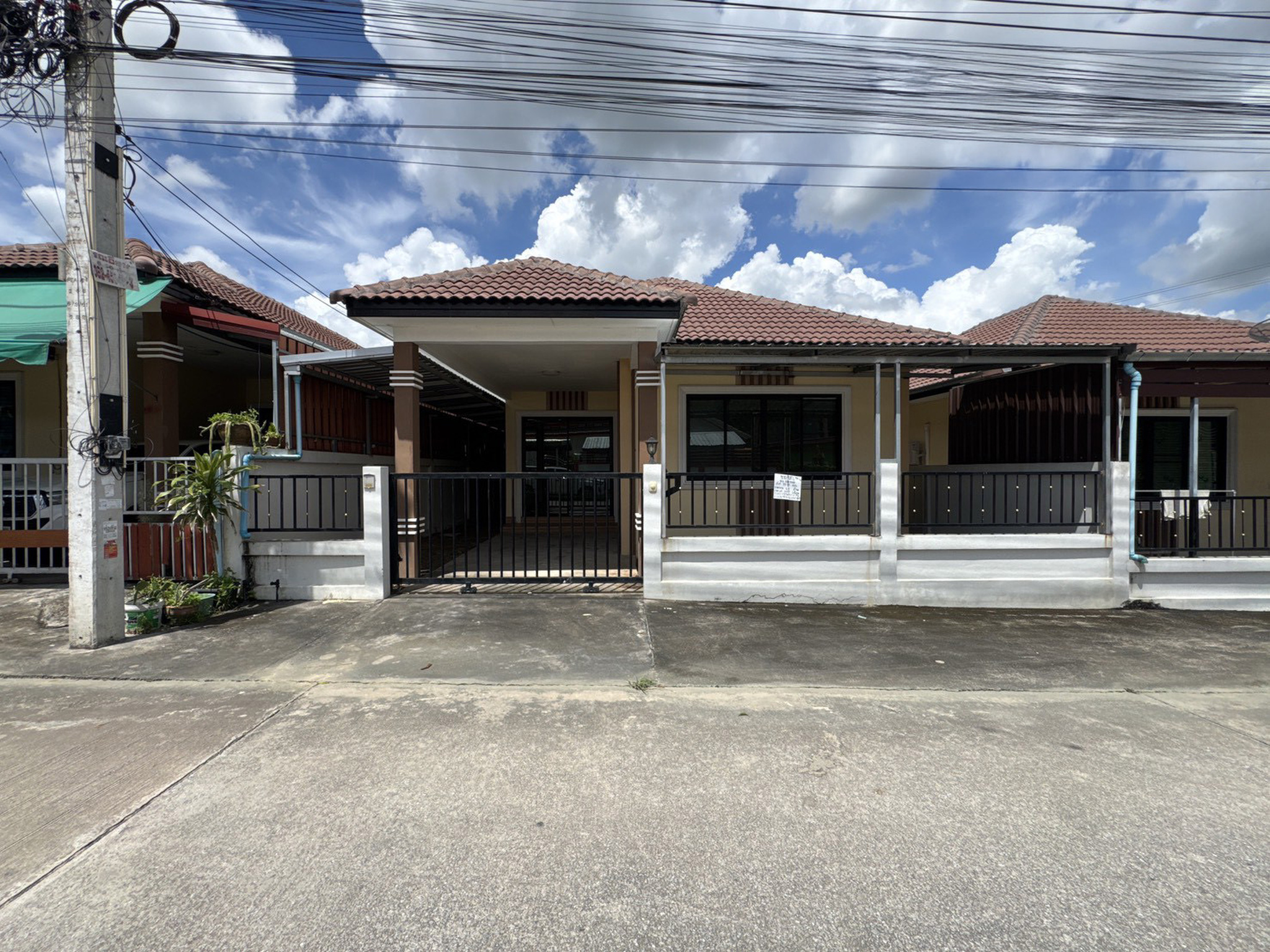 ทรัพย์สถาบันโดย JAM ทาวน์เฮาส์ บ้านศิรินันท์ (Baan Sirinant)