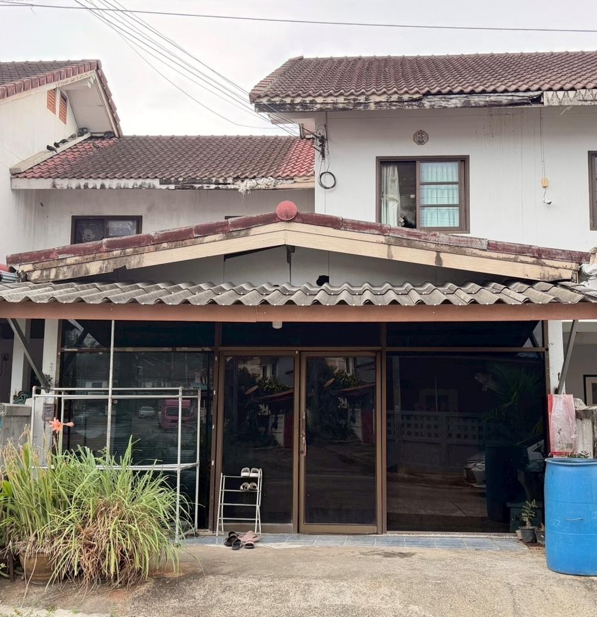 ทรัพย์สถาบันโดย GHB ทาวน์เฮาส์ การเคหะแห่งชาติ ชุมพร (Dusit Bancha Baan Thippruksa)