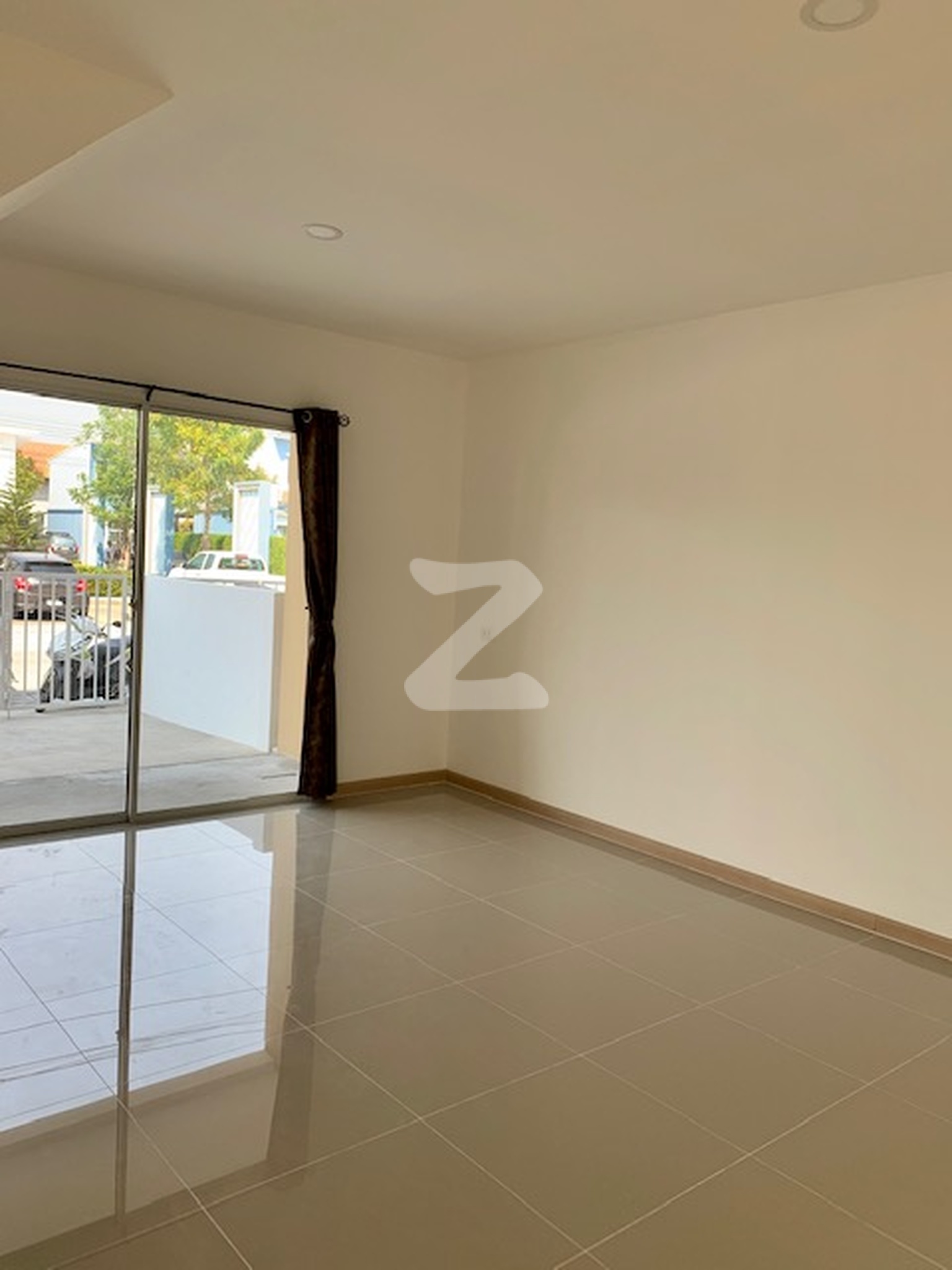 **เจ้าของปล่อยเช่าเอง** ทาวน์เฮาส์ (Townhome) 2ชั้น 3ห้องนอน 2ห้องน้ำ ในหมู่บ้าน เสนาวีว่ารัตนาธิเบศร์- บางบัวทอง  Specification  : เจ้าของให้เช่าเอง (งดรับนายหน้า)