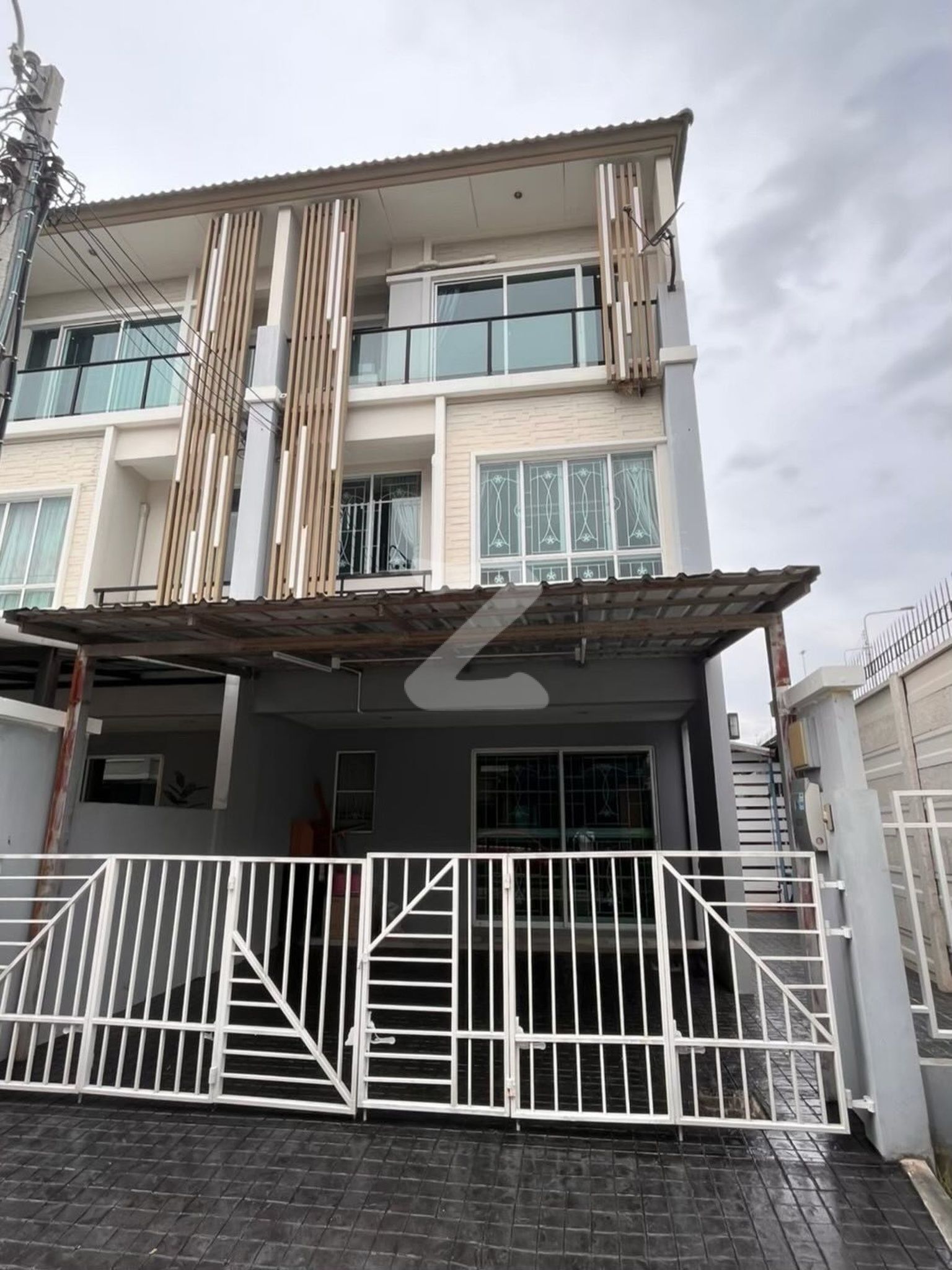 ขออนุญาติปล่อยเช่าบ้าน ในเมืองทองธานี บ้านที่มีทำเลดีมากต้องที่นี่เลยจ้า ราคาพิเศษมาก  25,000 บาท ต่อเดือน เท่านั้น  : เจ้าของให้เช่าเอง (งดรับนายหน้า)