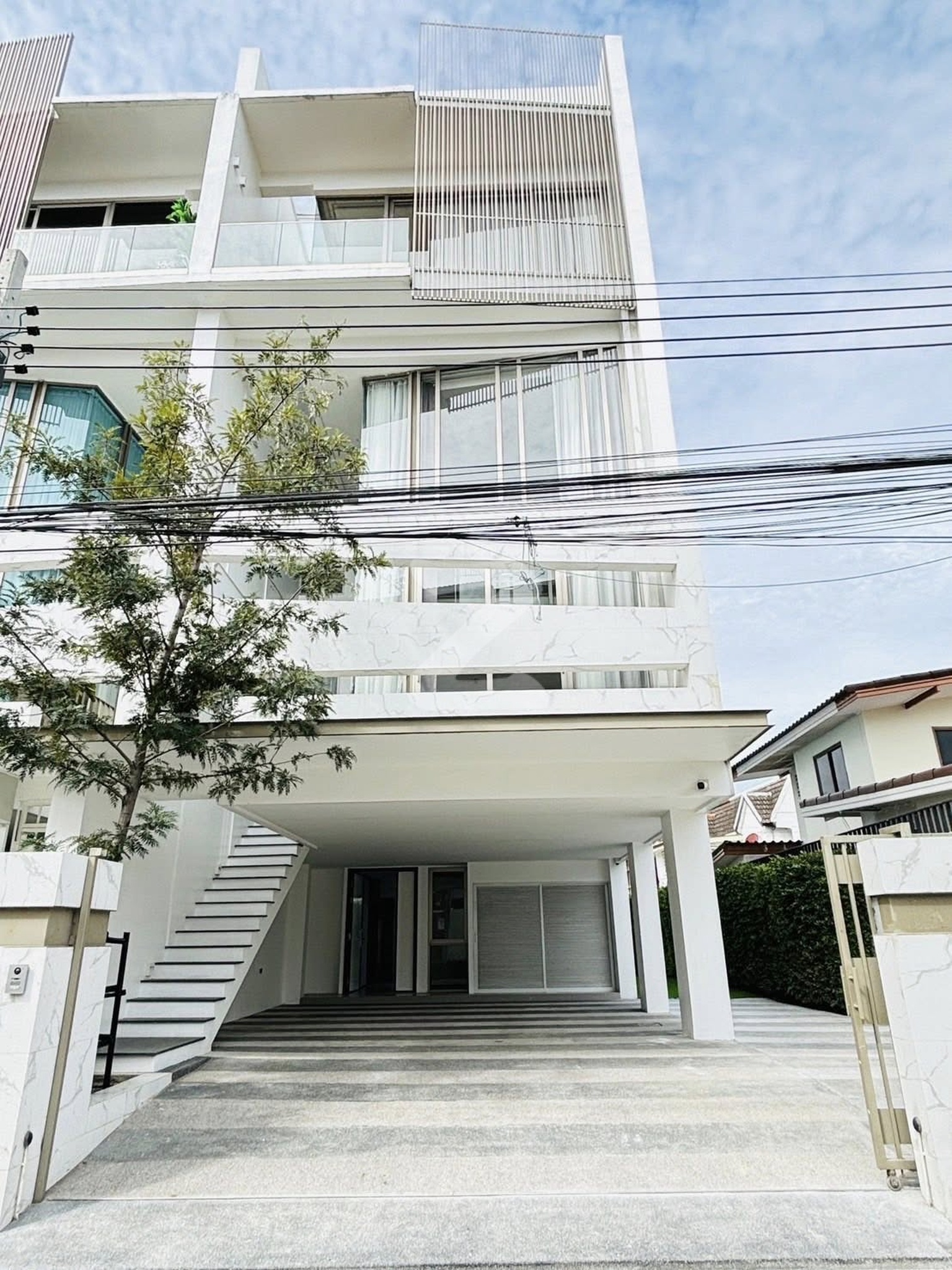 ขาย/เช่า โฮมออฟฟิศ 4 ชั้น โครงการ LUXE 35 (Luxury Townhome) *เจ้าของขายเองค่ะ*                   : เจ้าของขายเอง (งดรับนายหน้า)
