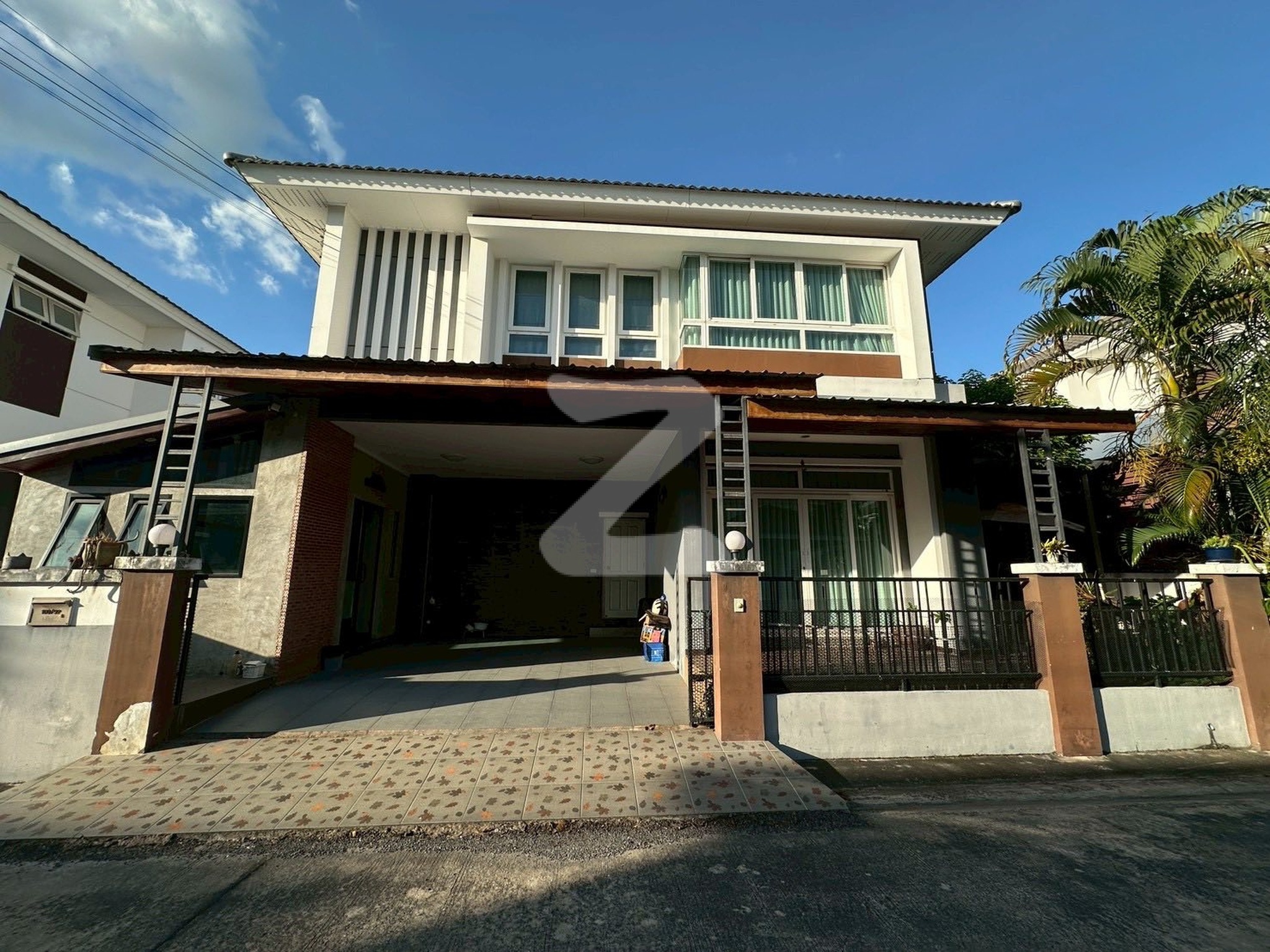 📢ขาย🏠 5,xxx,xxx.- บ้านหลังใหญ่ ต่อเติมไว้ครบแล้ว เจ้าของบ้านขายเอง เดอะลีฟวิ่ง ศรีราชา : เจ้าของขายเอง (งดรับนายหน้า)