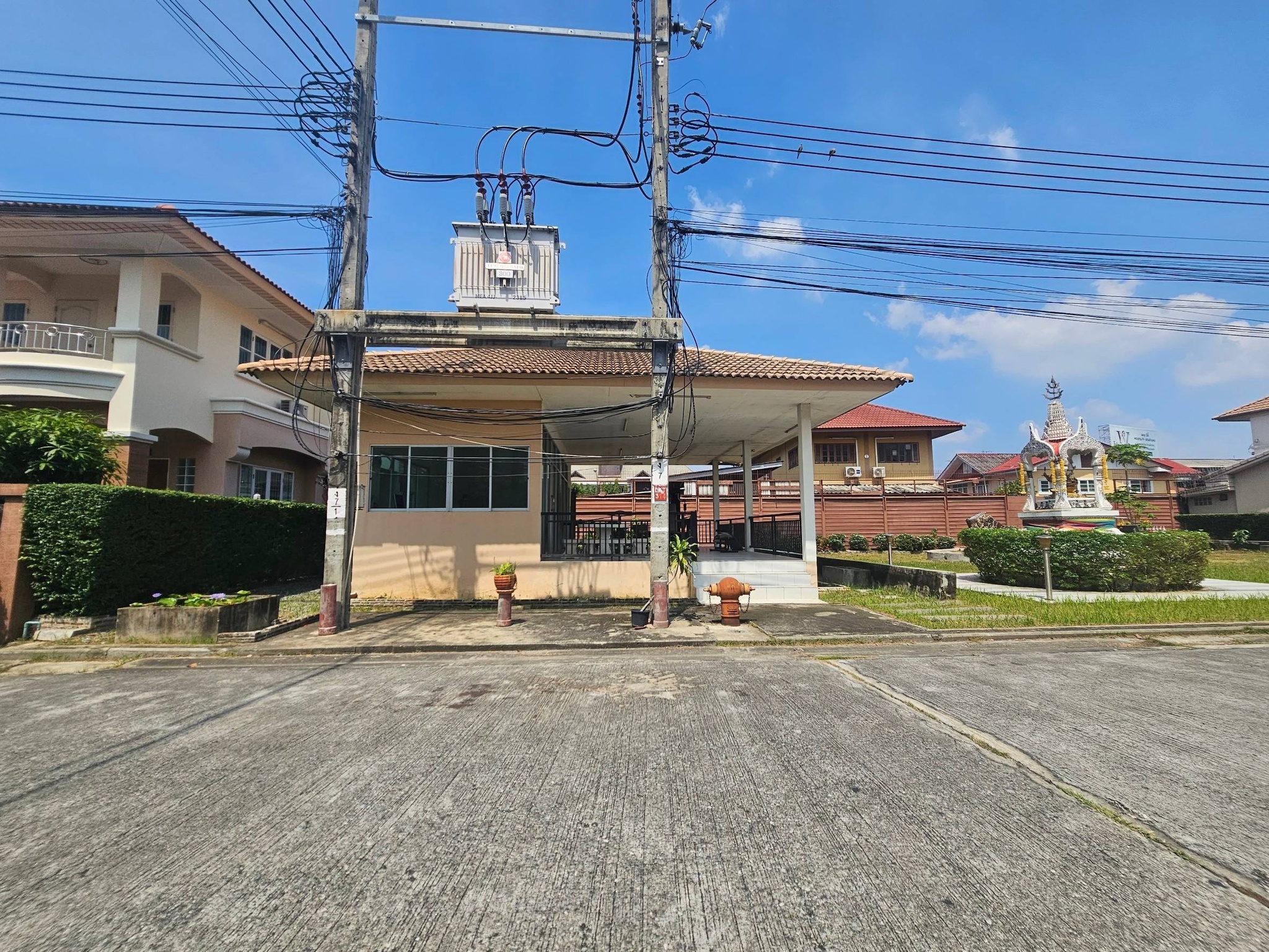 ทรัพย์สถาบันโดย JAM บ้านเดี่ยว บ้านสวยริมธาร 9 (Baan Suay Rimtharn 9 Wongwaen-Ramkhamhaeng)