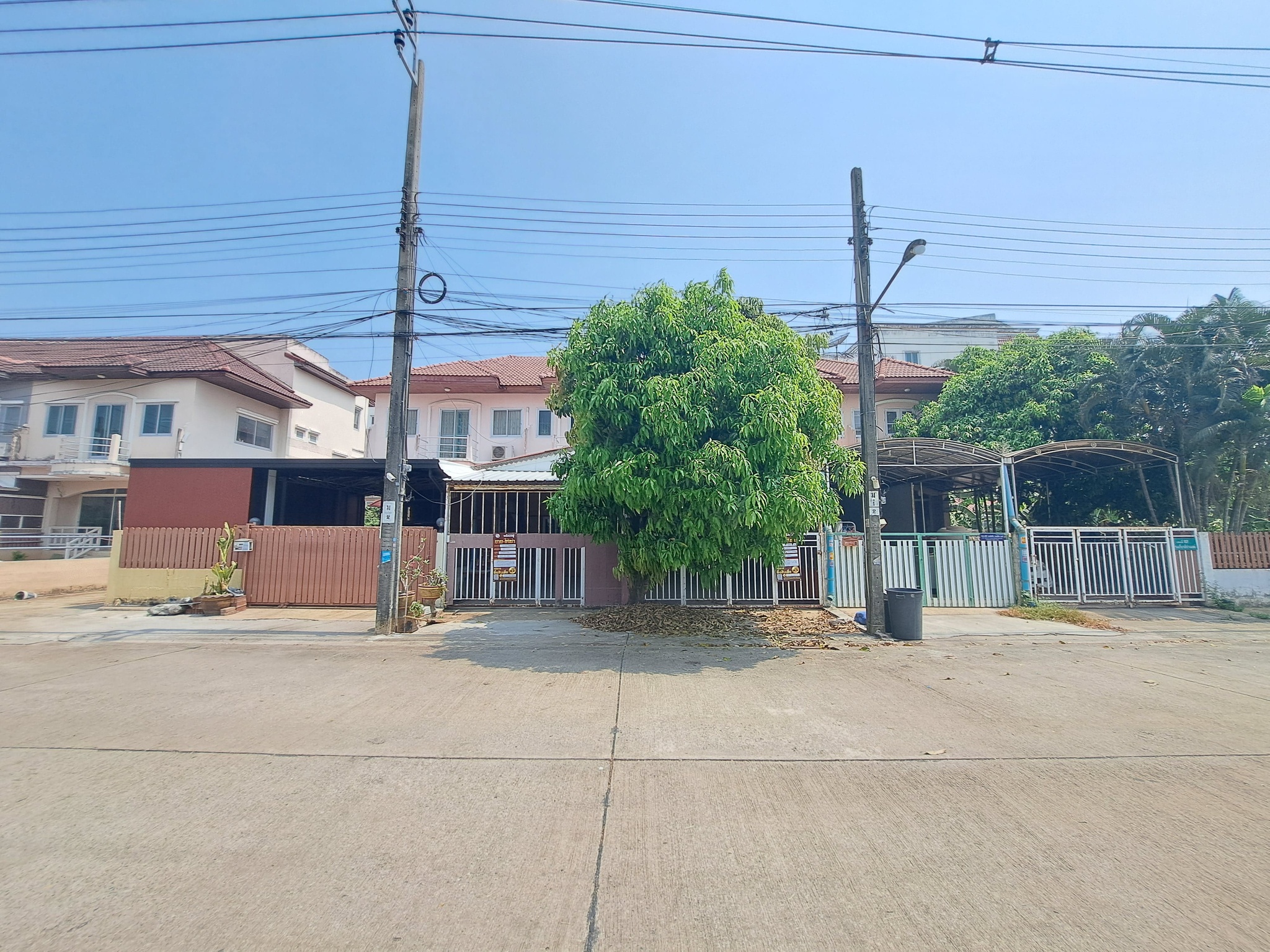ทรัพย์สถาบันโดย JAM ทาวน์เฮาส์ วรินทราวิลล์ (Warintra Ville)