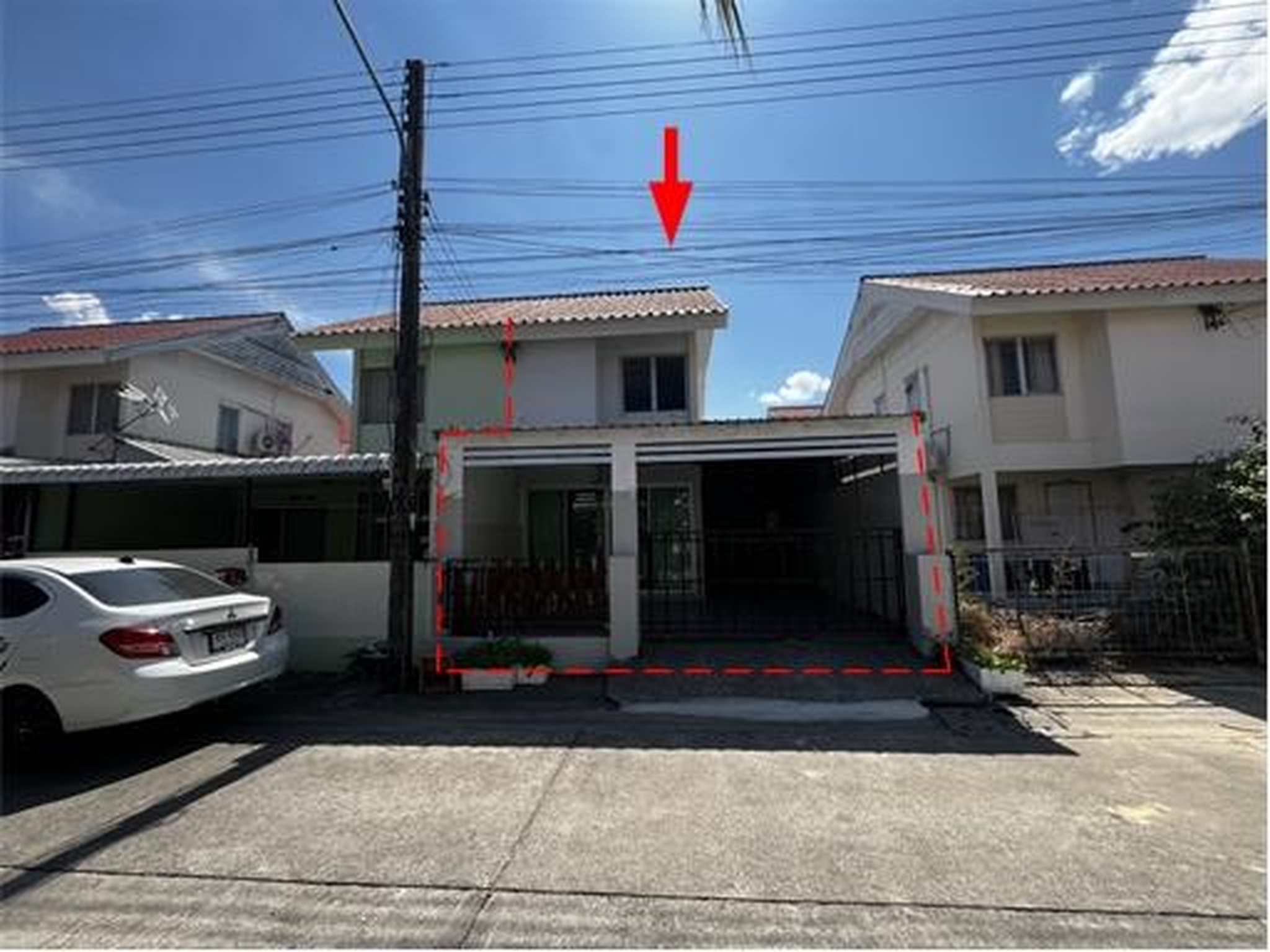 ทรัพย์สถาบันโดย GHB บ้านแฝด ซอยม.เอื้ออาทร(ห้วยคุ้ม ถนนทล.แผ่นดินหมายเลข 21