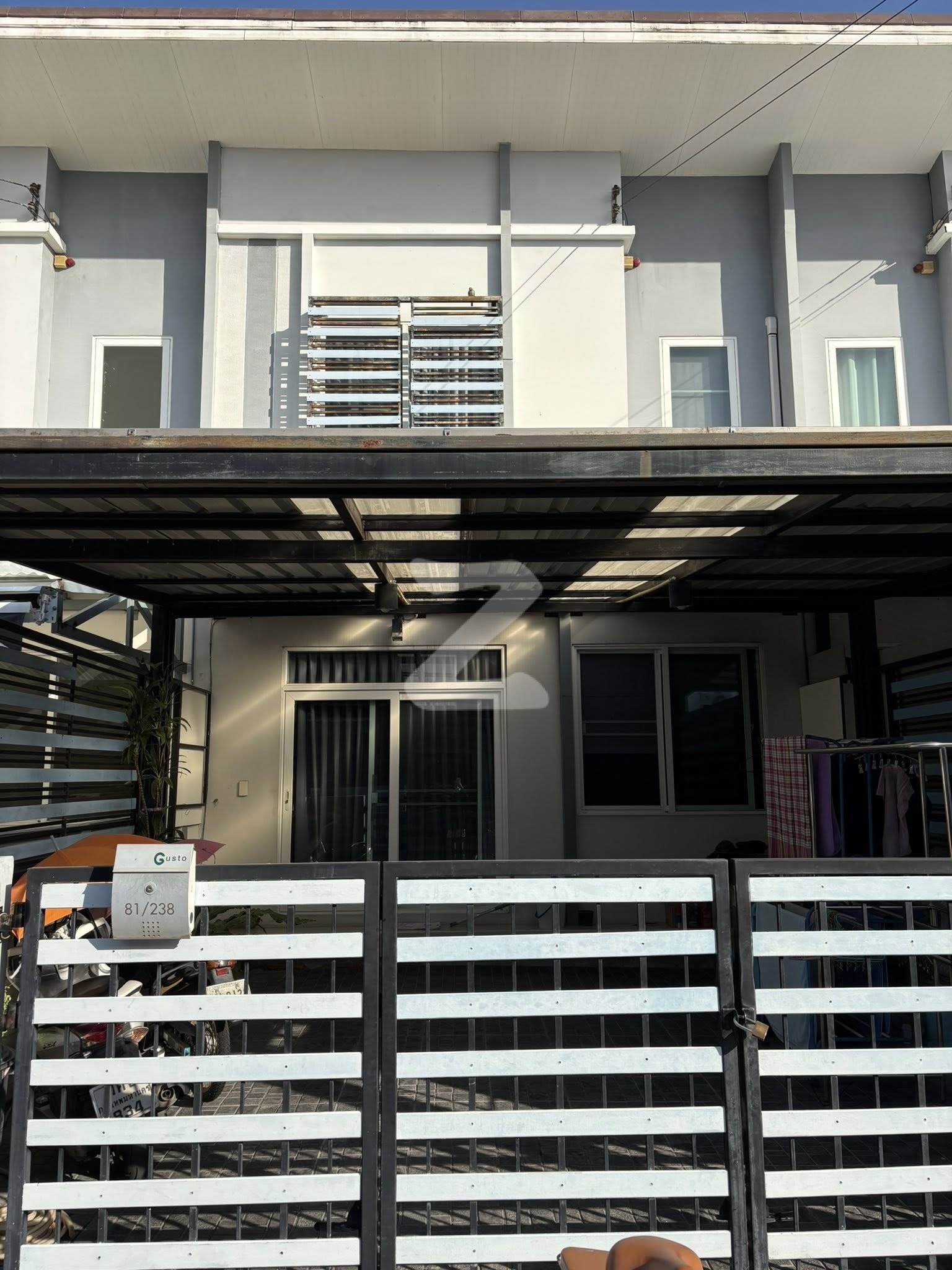 ขายบ้านทาวน์โฮม เจ้าของบ้านขายเองคะ หมู่บ้านกัสโต้เพชรเกษม-ทวีวัฒนา บ้านขนาด 21.5 ตารางวา         : เจ้าของขายเอง (งดรับนายหน้า)