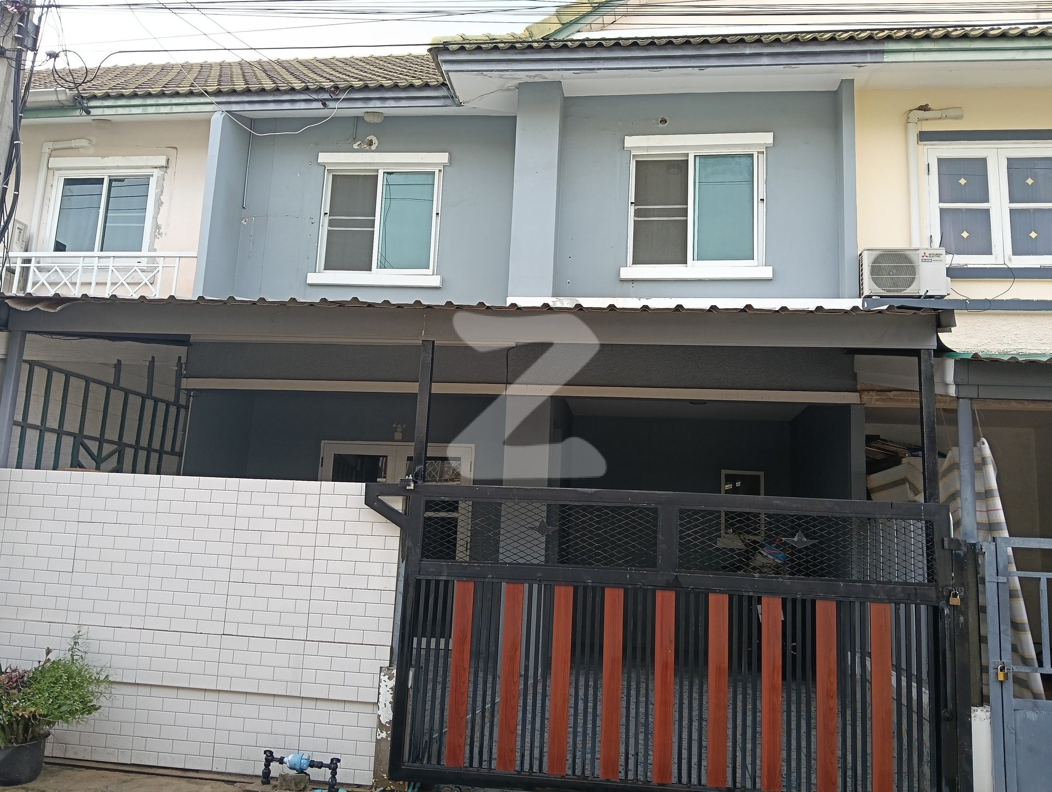 ปล่อยบ้านให้เช่า 2ชั้น 3นอน 2น้ำ มบ.พฤกษา20 ซอย 9/3  ไม่มีแอร์ มีเครื่องปั๊มน้ำ ถังเก็บน้ำ : เจ้าของให้เช่าเอง (งดรับนายหน้า)