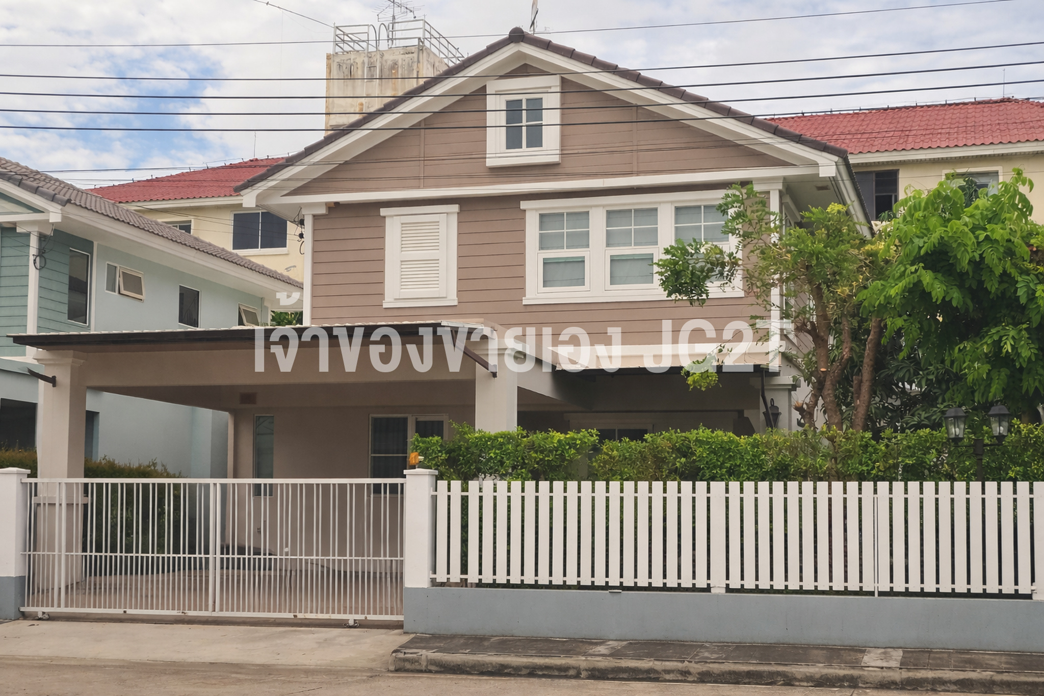 ขายด่วน บ้านเดี่ยวมือสองราคาถูก เจ้าของขายเอง ทำเลทอง เดินทางสะดวก ใกล้รถไฟฟ้า ไปไหนก็ง่าย : เจ้าของขายเอง (งดรับนายหน้า)
