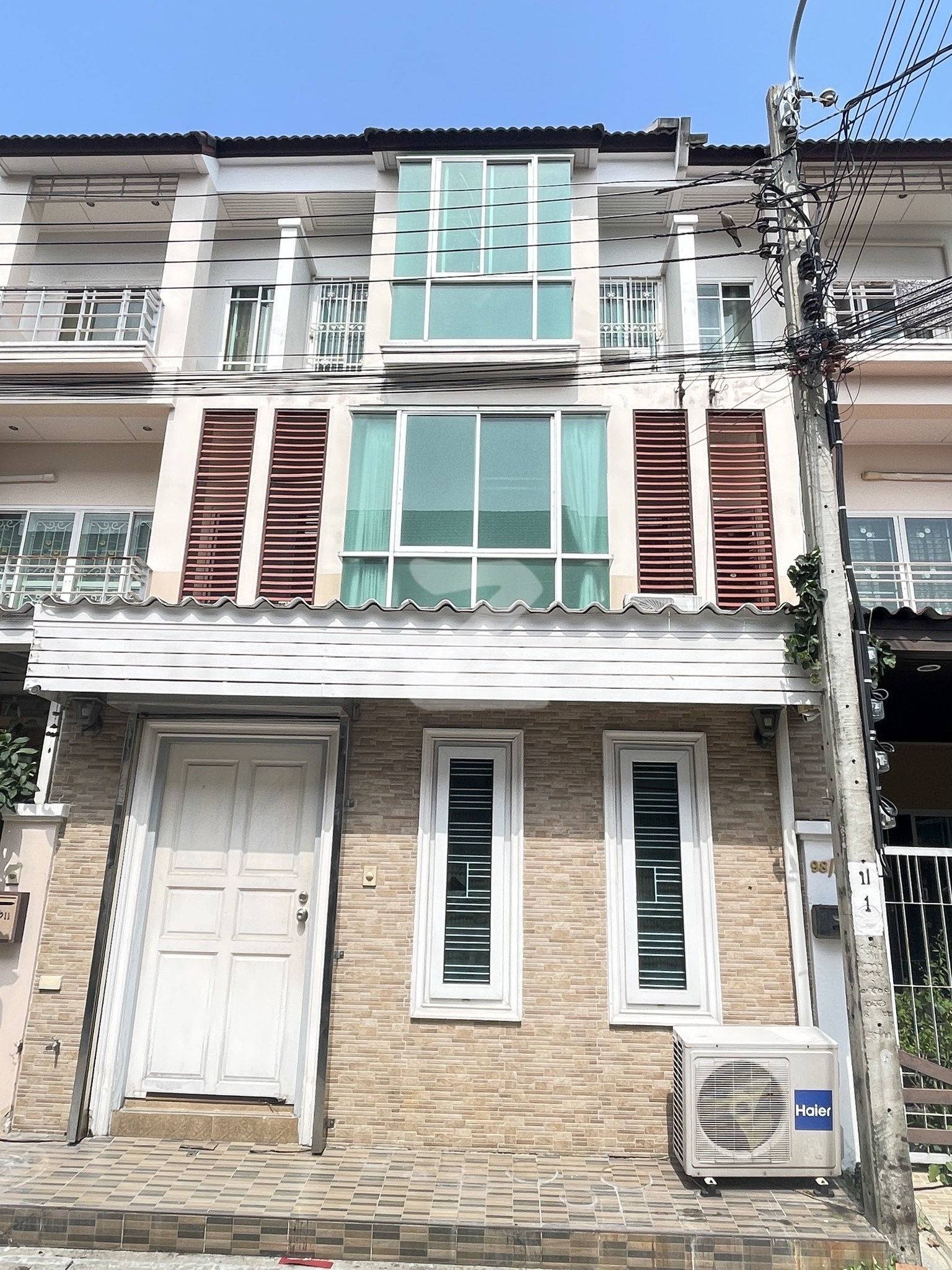 🏡 ทาวน์โฮม 3 ชั้น ทำเลดี ศรีนครินทร์ 🏡 ซอย หมู่บ้านธนาภิรมย์ ศรีนครินทร์ จ.สมุทรปราการ                 : เจ้าของขายเอง (งดรับนายหน้า)