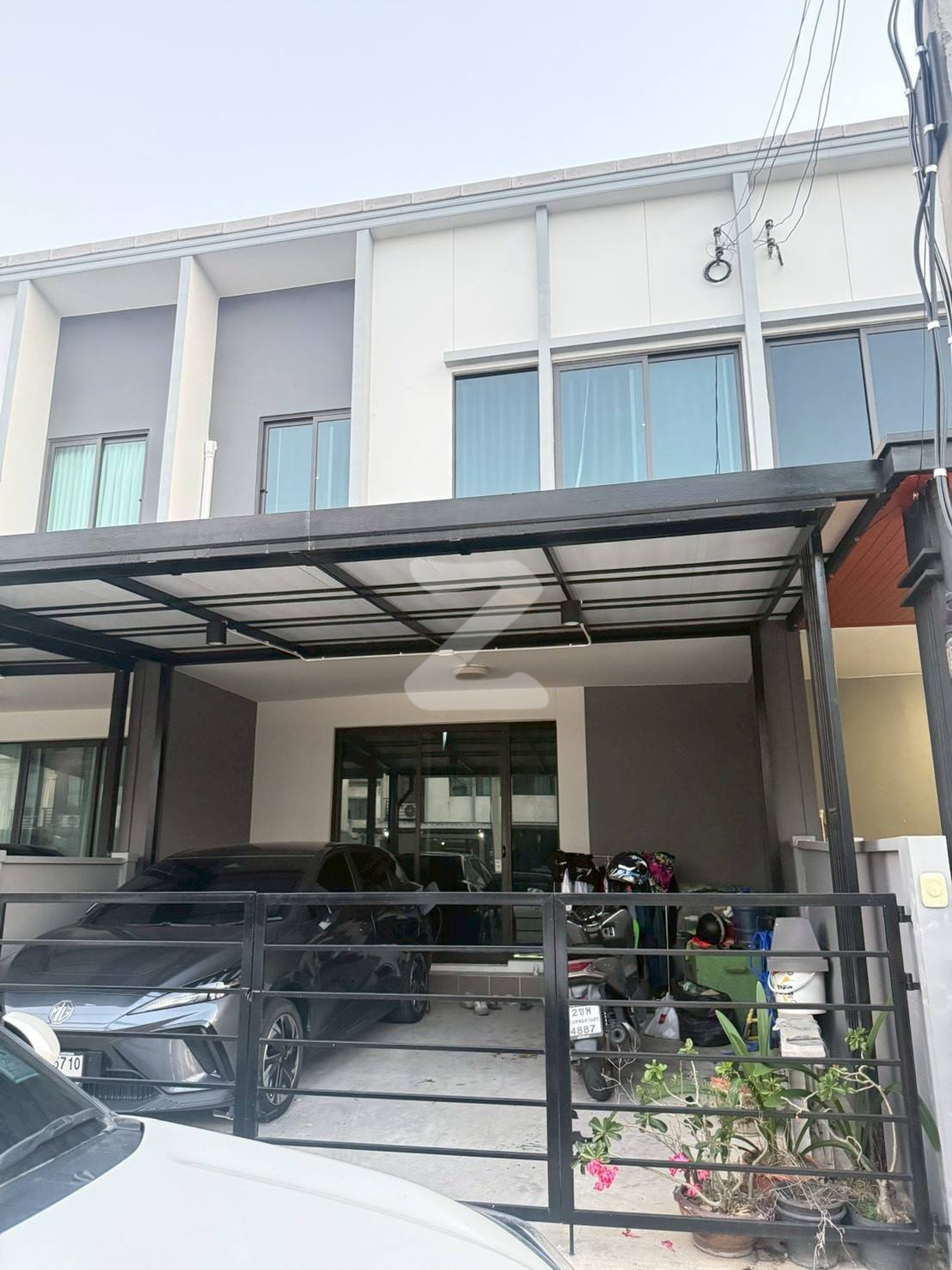 ขายบ้านทาวน์เฮ้าส์ หมู่บ้านพลีโน่บางนา-อ่อนนุช หมู่บ้านใหม่ 🏠บ้านอยู่ในซอย กิ่งแก้ว 37                        : เจ้าของขายเอง (งดรับนายหน้า)