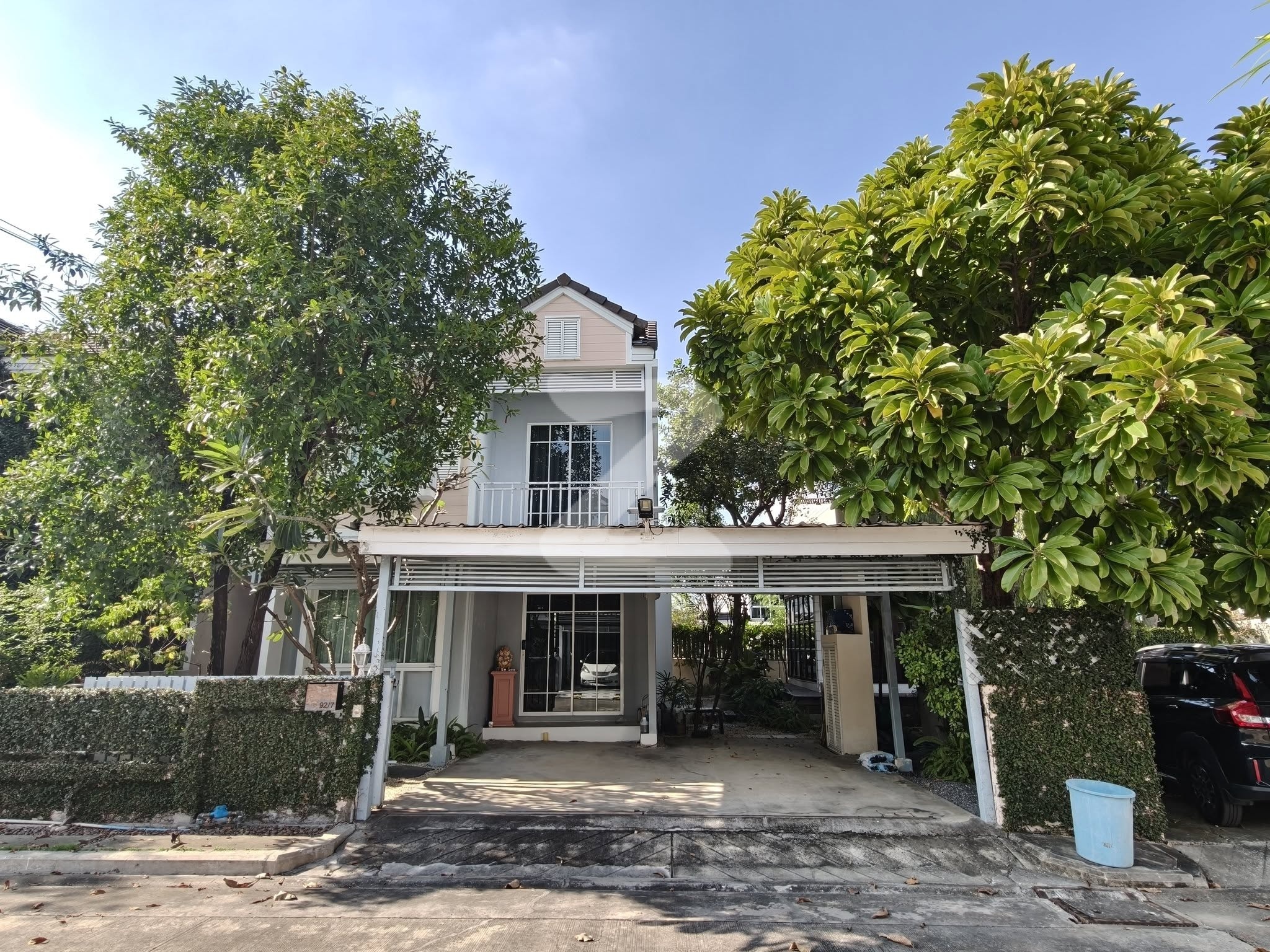 บ้านเดี่ยวหลังใน บิวท์อินทั้งหลัง ขายถูกกว่าทำเล! ติดแม่น้ำเจ้าพระยา บรรยากาศสงบ ร่มรื่น ปลอดภัย พร้อมอยู่ ของแภมเพียบ!!! : โดยนายหน้า/ตัวแทน