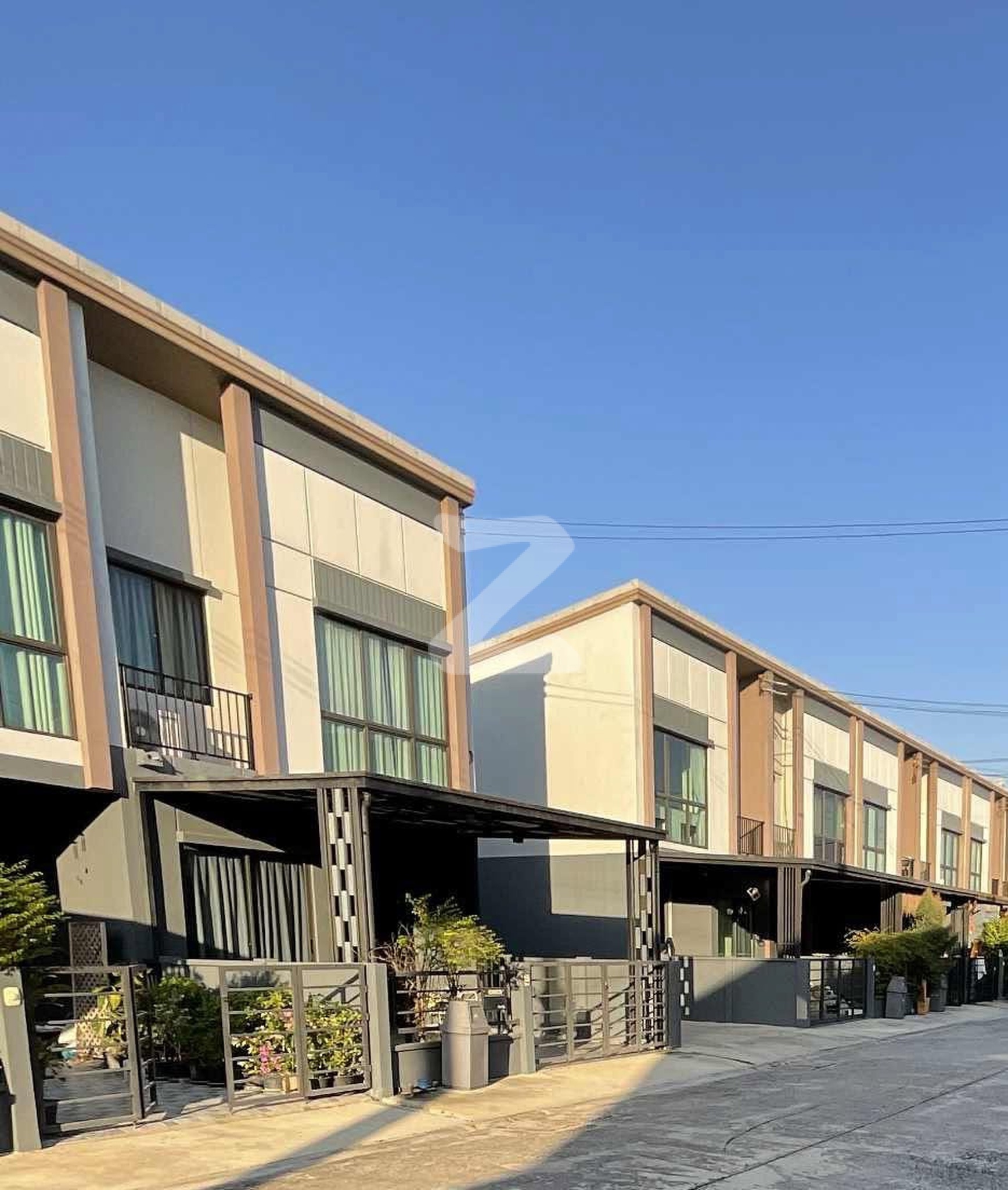 #ให้เช่าบ้าน #หมู่บ้านพลีโน่ บางใหญ่2🏠🏠 ค่าเช่า 11,000 บาท ประกัน 2 เดือน ล่วงหน้า 1 เดือน (สัญญา 1 ปี)✨ ** ว่างเข้าพร้อมเข้าอยู่ ** : เจ้าของให้เช่าเอง (งดรับนายหน้า)