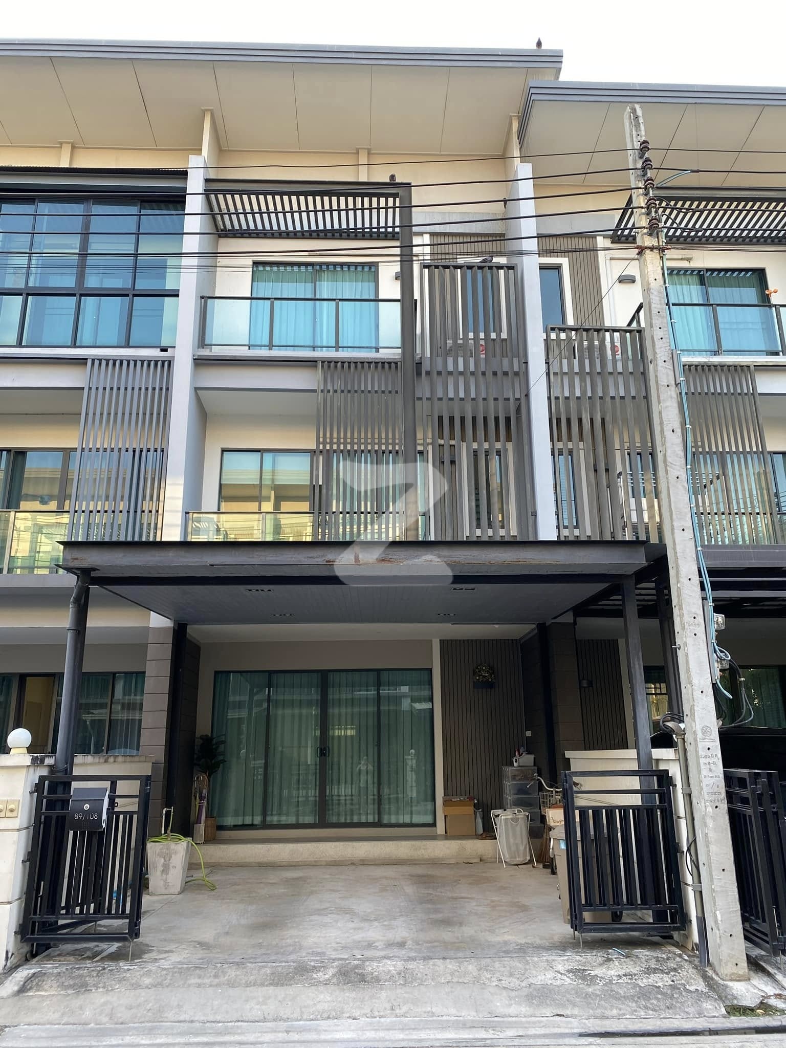 ขายบ้าน *เจ้าของขายเอง* หมู่บ้าน ทาวน์ อเวนิว เมิร์จ รัตนาธิเบศร์  Town Avenue Merge โครงการจากแสนสิริ  : เจ้าของขายเอง (งดรับนายหน้า)