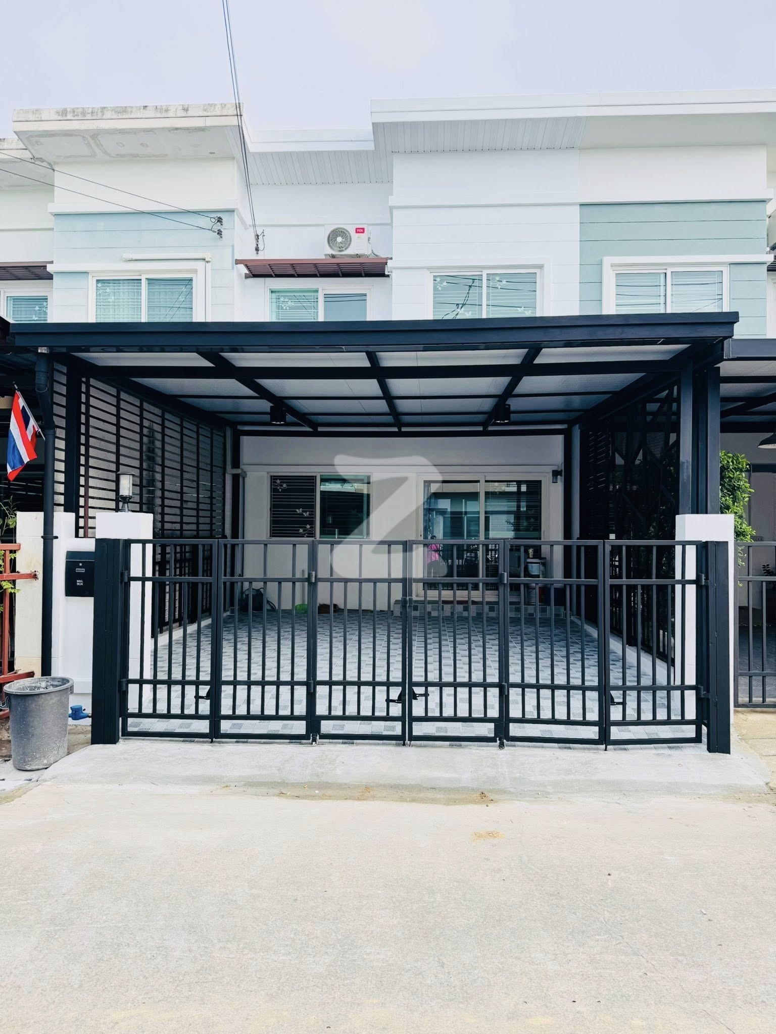ให้เช่า ทาวน์เฮาส์ 2 ชั้น (รีโนเวทใหม่ทั้งหลัง)￼ -หมู่บ้าน โนโว่วิลล์ ลำลูกกาคลอง 5 -เนื้อที่ 19.7 ตารางวา : เจ้าของให้เช่าเอง (งดรับนายหน้า)