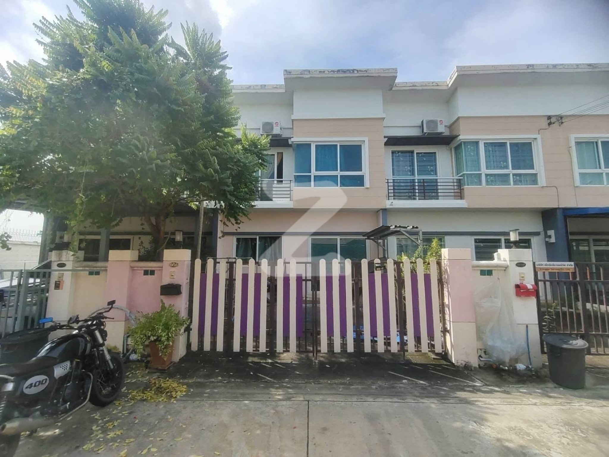 #ขายบ้านทาวน์โฮม หมู่บ้านโนโววิลล์ ลำลูกกาคลองห้า 2 ชั้น 3 ห้องนอน 2 ห้องน้ำ ต่อเติมหลังบ้านเป็นครัวแล้ว แอร์ 1 ตัวห้องนอนใหญ่ : เจ้าของขายเอง (งดรับนายหน้า)