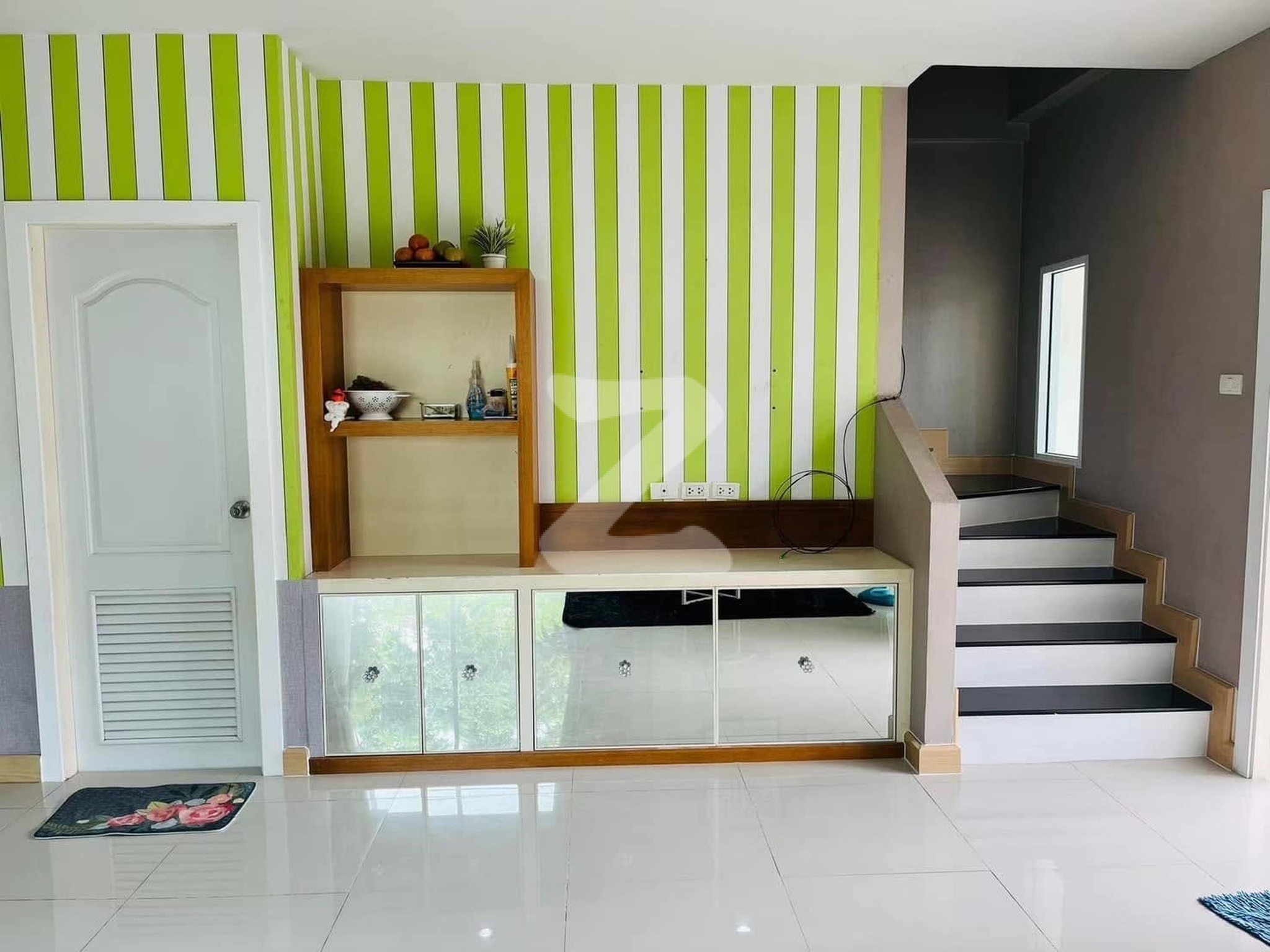 ต้องการขายด่วนคะ เจ้าของบ้านขายเอง บ้านแฝด2ชั้น ขนาด 47 ตรว. 2ห้องนอน2ห้องน้ำ                    : เจ้าของให้เช่าเอง (งดรับนายหน้า)