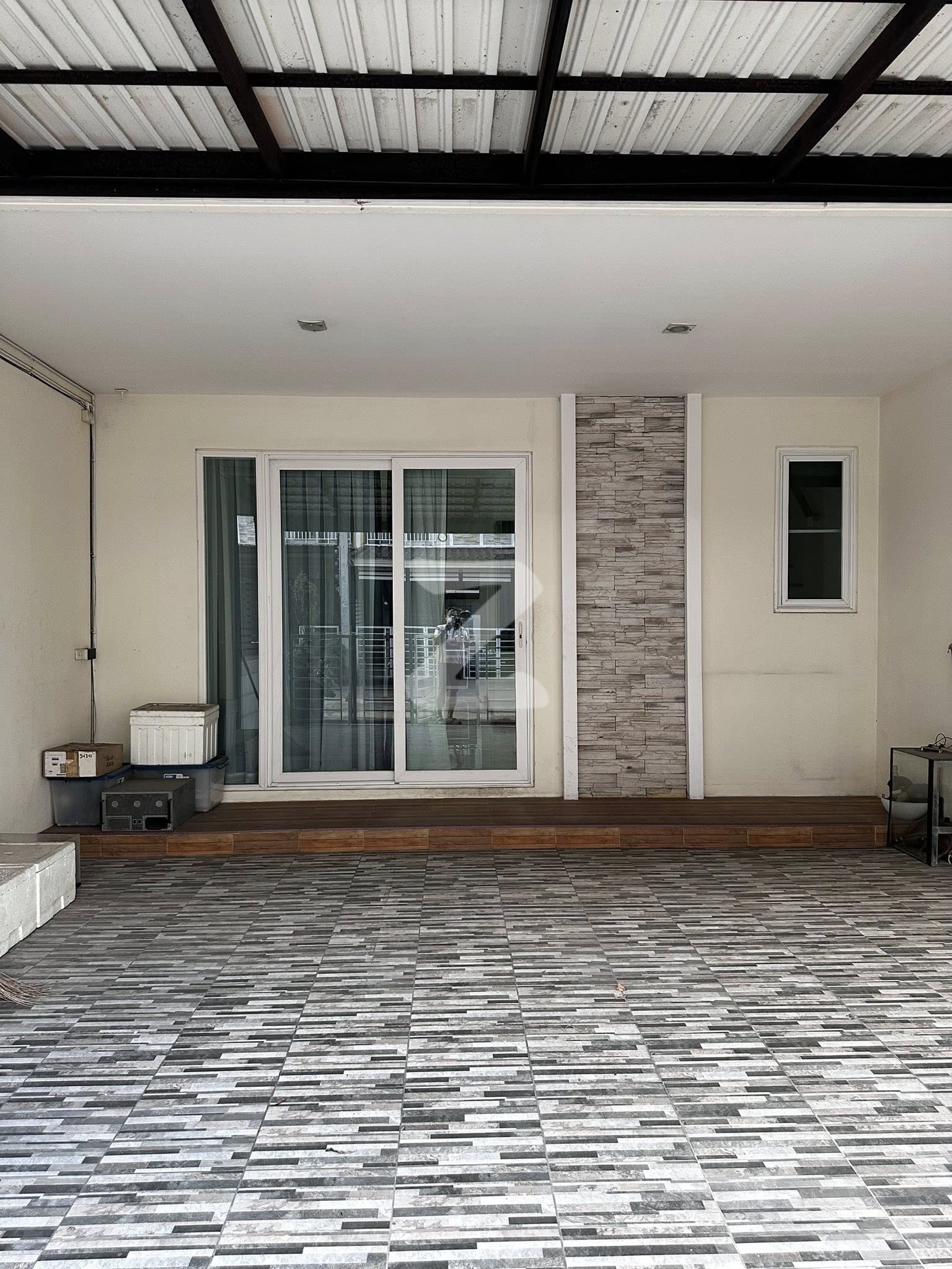 🏡ปล่อยบ้านเช่าด่วน บ้านสวย ติดถนนใหญ่ ตรงข้ามบิ๊กซีสุขาภิบาล 5 พร้อมอยู่ 📍📣🎉 ใกล้ BTS สายหยุด เดินทางสะดวกมาก : เจ้าของให้เช่าเอง (งดรับนายหน้า)