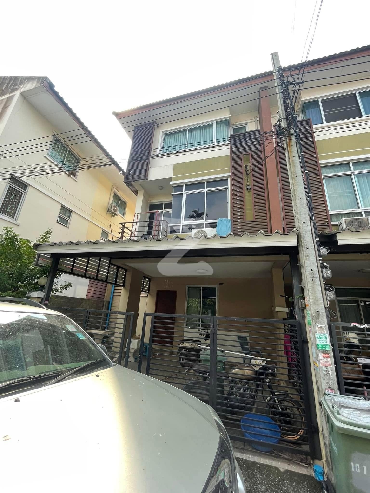 ให้เช่า/ขาย  ทาวน์โฮม 3 ชั้น หลังริม ม. จามจุรีพาร์ค สุขาภิบาล 5 รามอินทรา                             : เจ้าของขายเอง (งดรับนายหน้า)