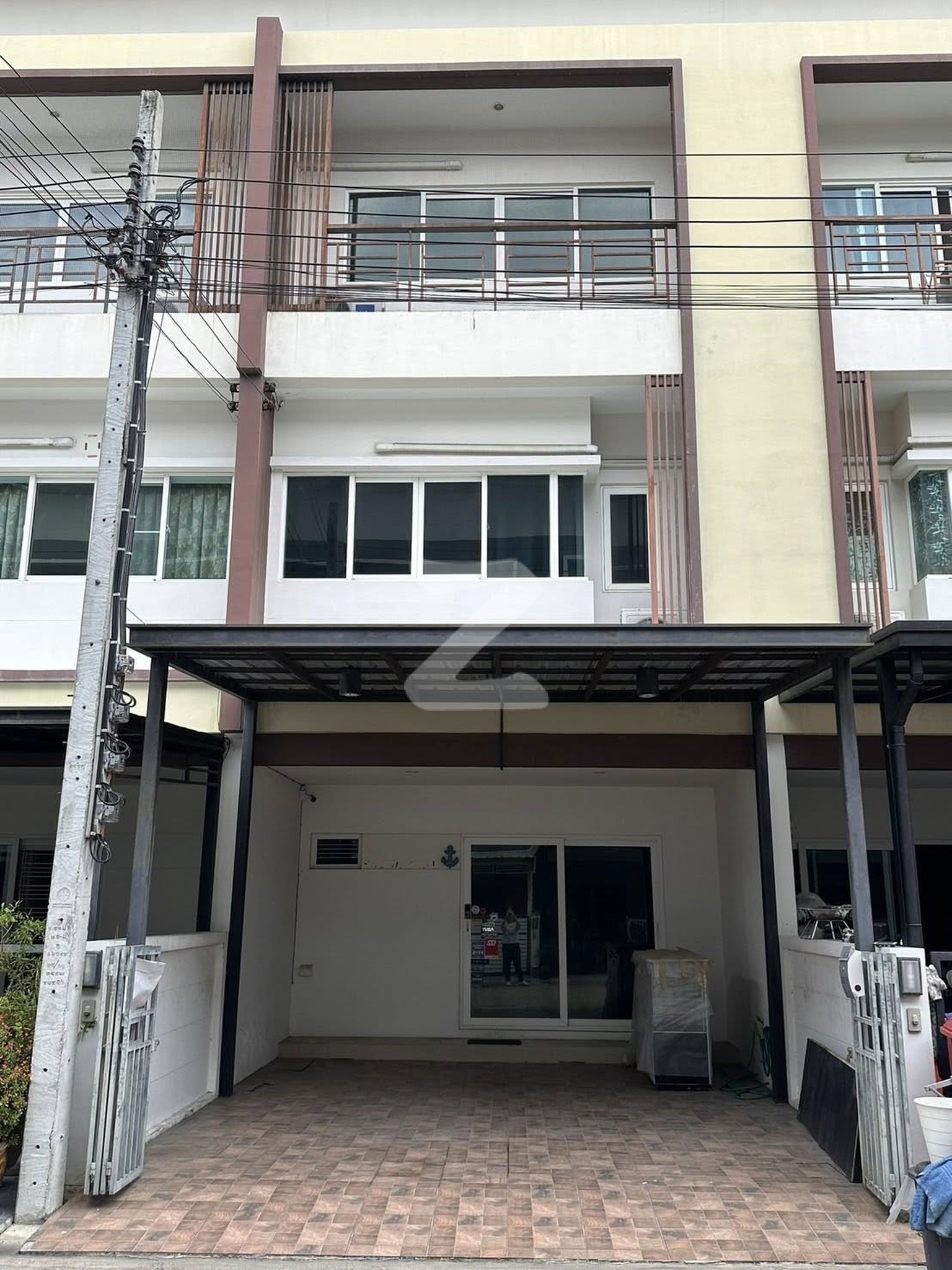 ขายบ้าน เดอะริคโค้ ทาวน์ วัชรพล (The Ricco Town Watcharapol) 🏠ทาวน์โฮม 3 ชั้น                        : เจ้าของขายเอง (งดรับนายหน้า)