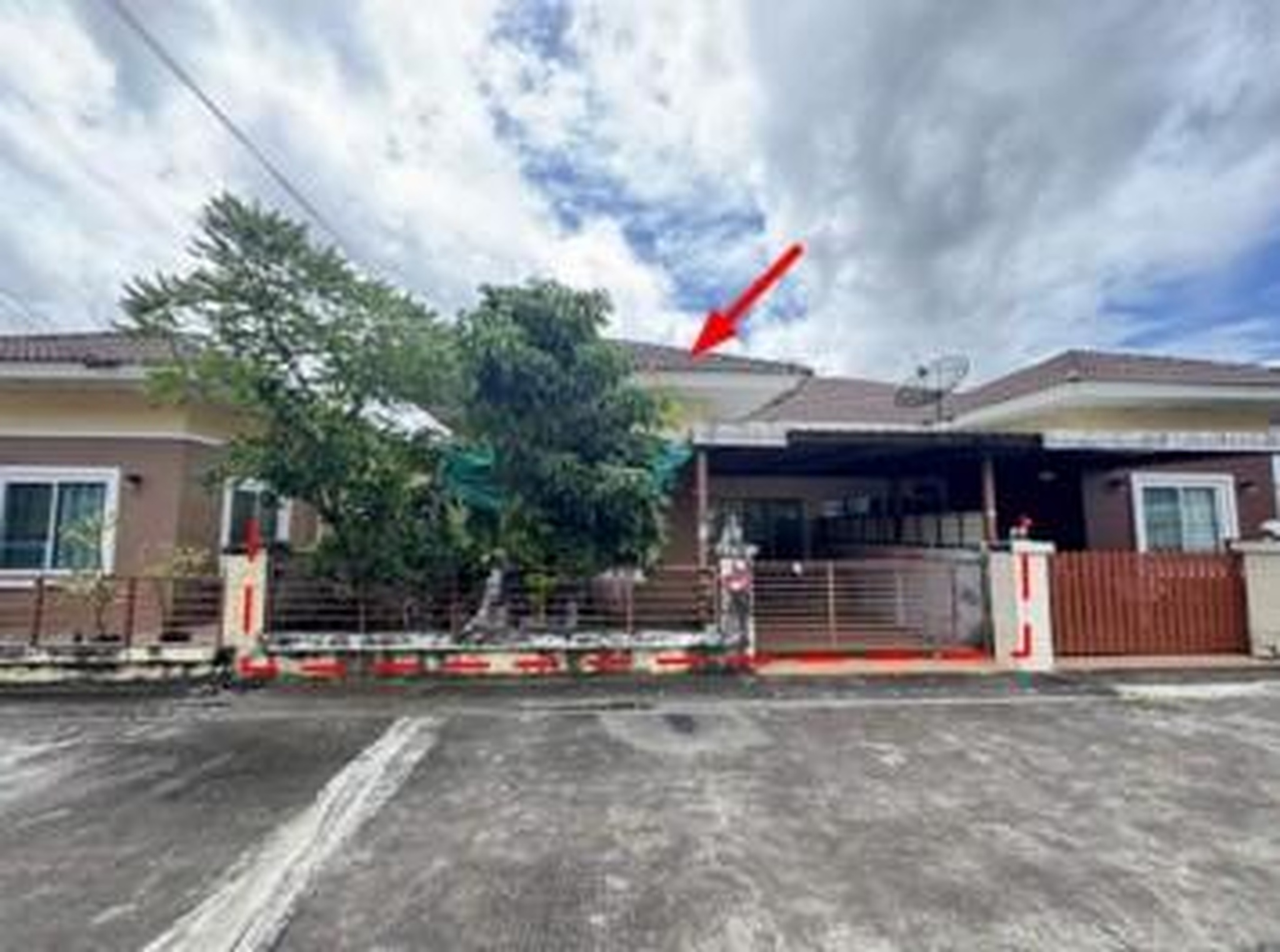 ทรัพย์สถาบันโดย GHB บ้านแฝด นราสิริ (Baan Narasiri Pluakdang)