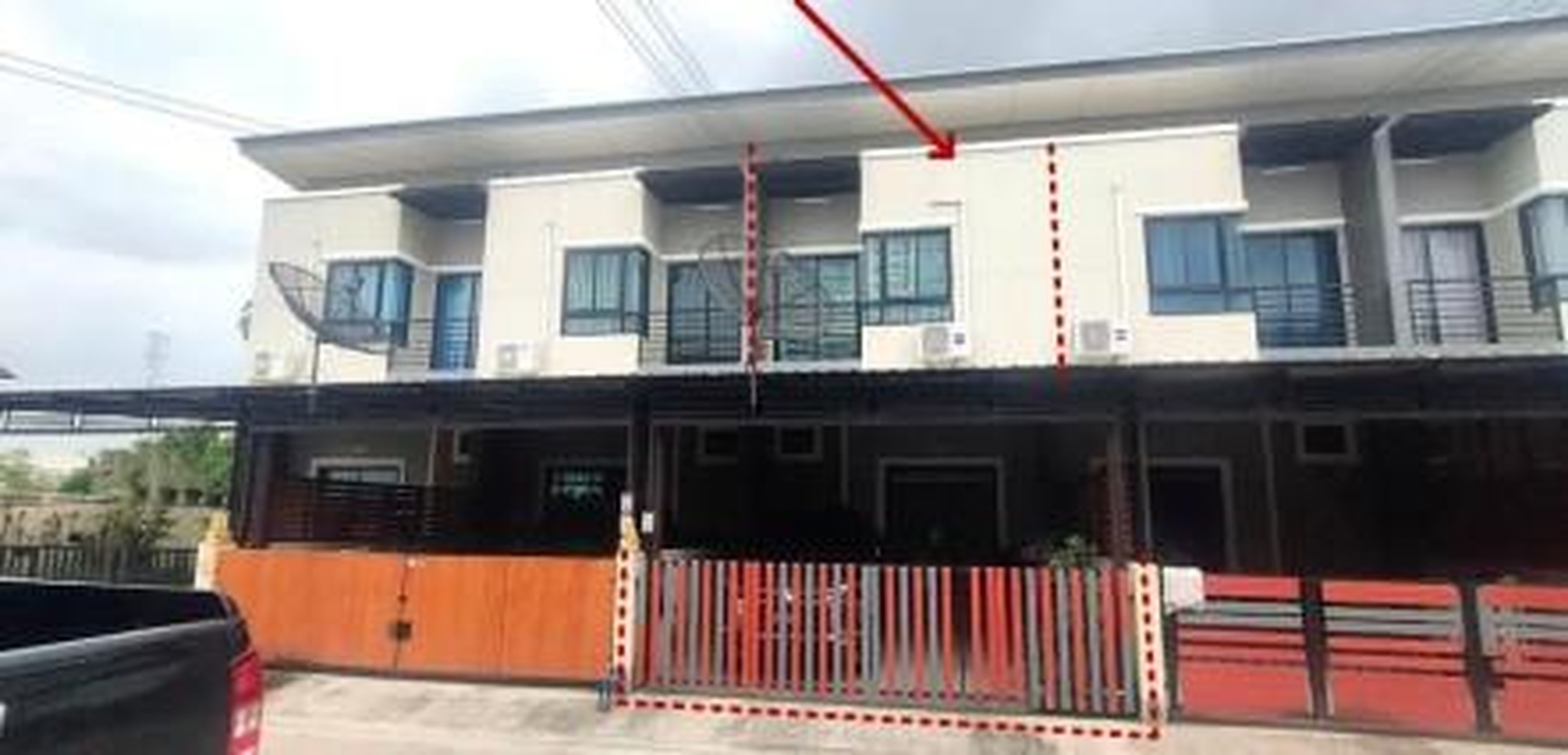 ทรัพย์สถาบันโดย GHB ทาวน์เฮาส์ ปานรดา สะพานสี่ (Parnrada Saphan Si)