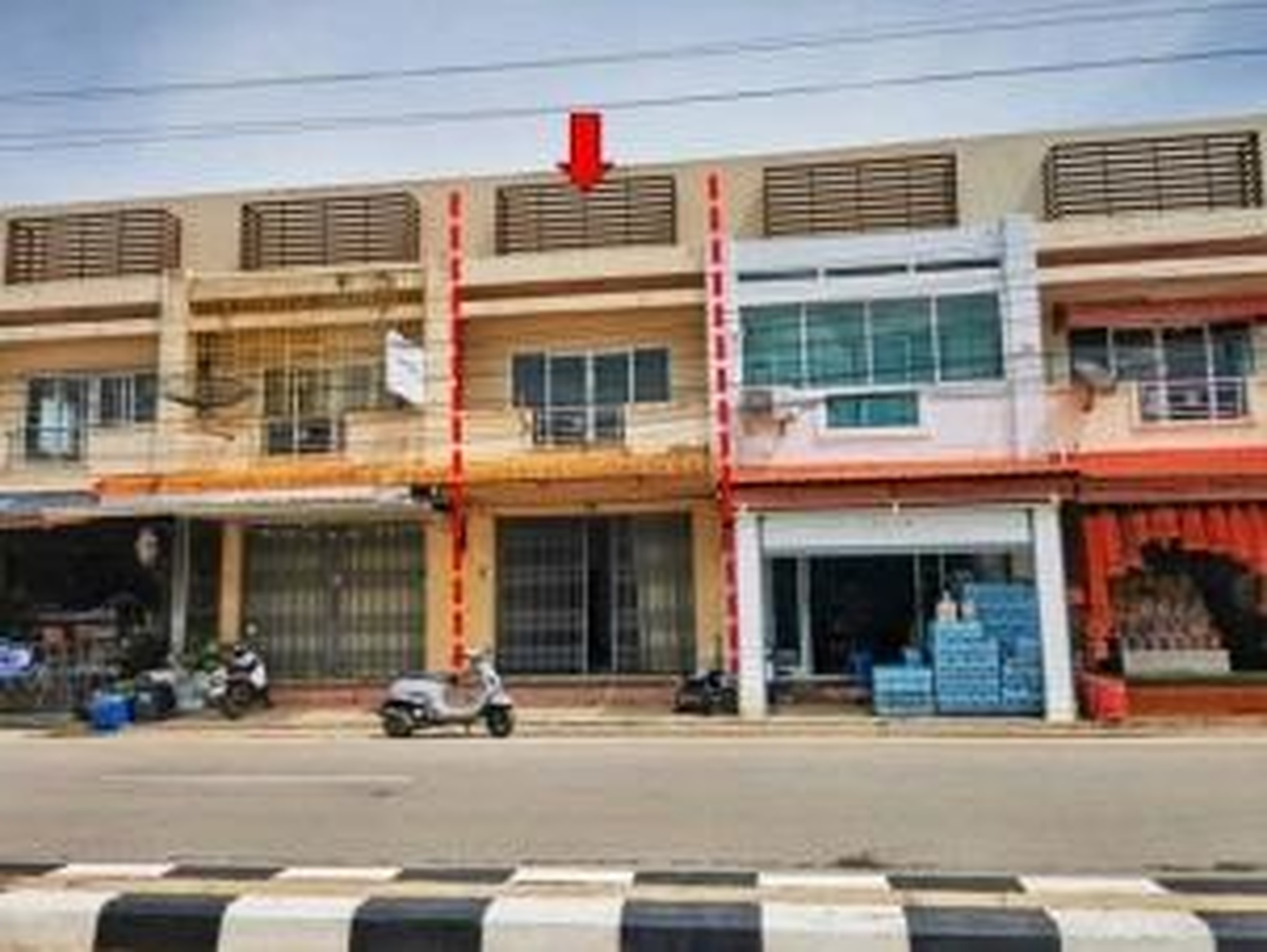 ทรัพย์สถาบันโดย GHB ตึกแถว-อาคารพาณิชย์ ซอยสายสามแยกเข้าบ้านพนา ถนนสายควนขนุน-ทะเลน้อย