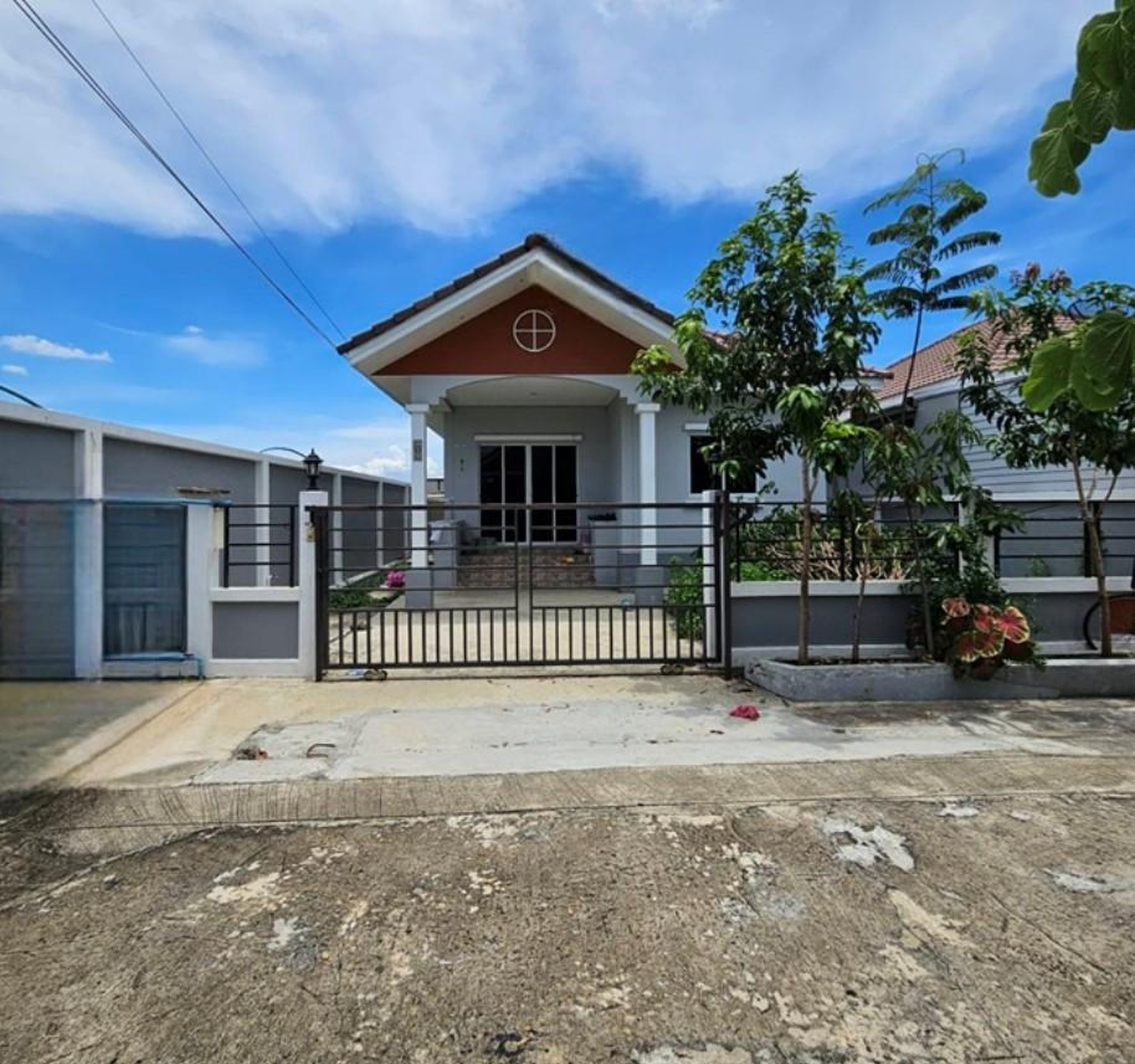 ทรัพย์สถาบันโดย GHB บ้านแฝด รติรัตน์ (Baan Ratirat Tonchuak Road-Wat Masong)