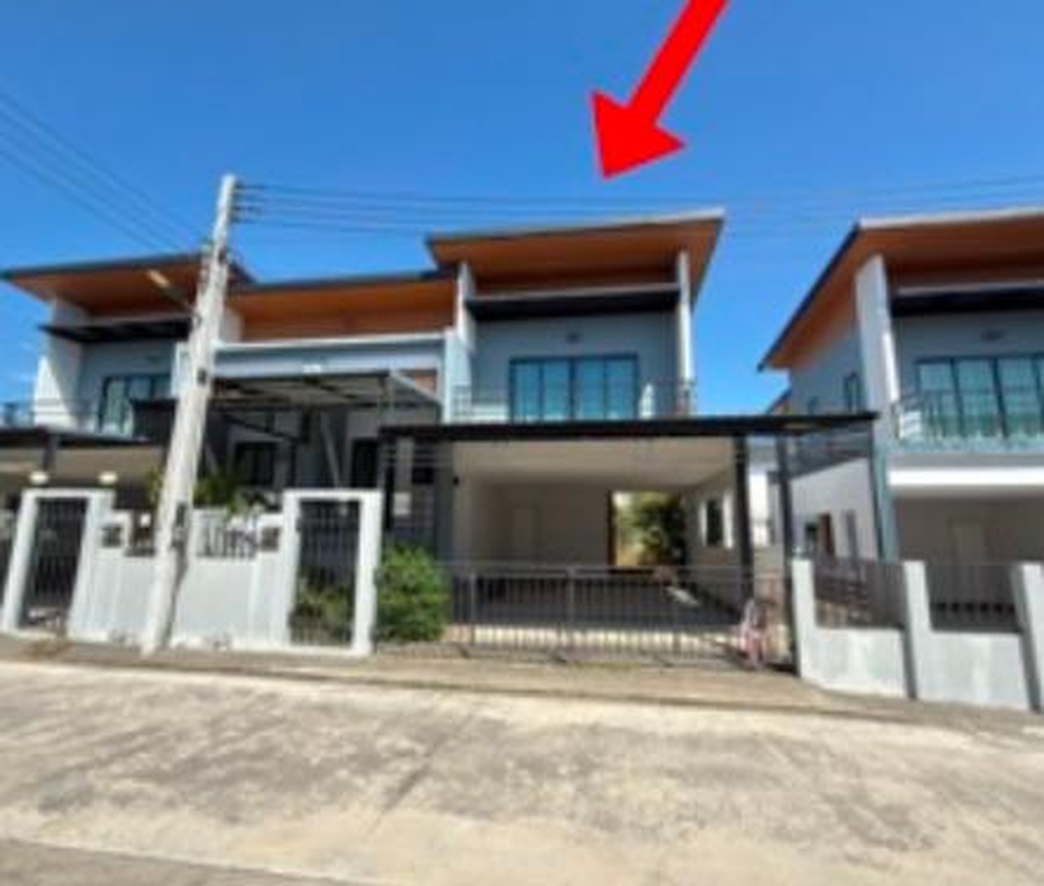 ทรัพย์สถาบันโดย GHB บ้านแฝด มีพร้อม (Baan Mee Phrom)