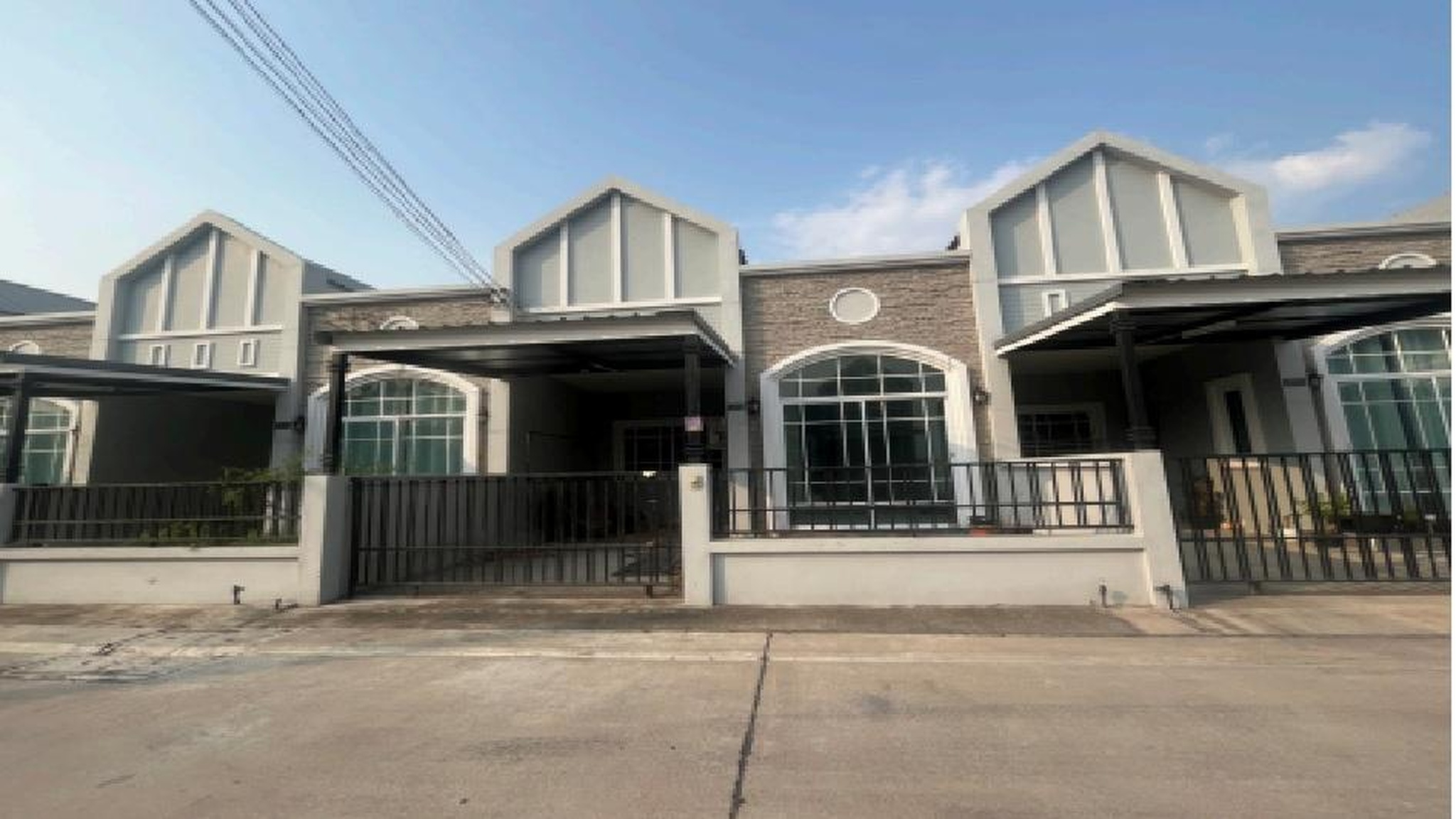 ทรัพย์สถาบันโดย GHB ทาวน์เฮาส์ พี พลัส โคโลเนียล (P Plus Colonial)