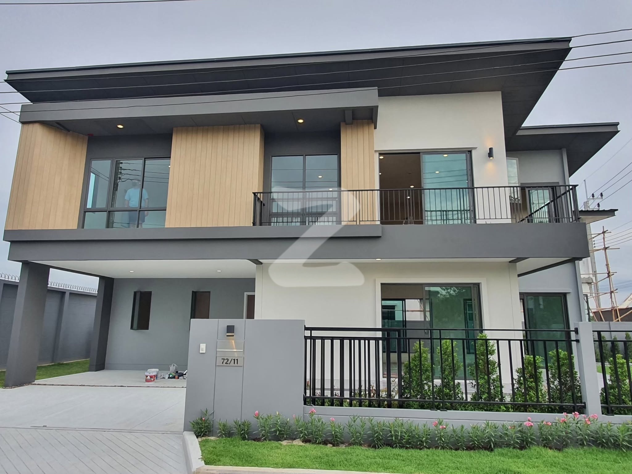 🏠 หมู่บ้านเวนิวไอดี ปิ่นเกล้า-ศาลายา 📌 บ้านมุมทำเลดีสุด พร้อมอยู่ทันที 📌 ส่วนตัวไม่ติดใคร ซอยมีบ้าน2หลัง              : เจ้าของขายเอง (งดรับนายหน้า)