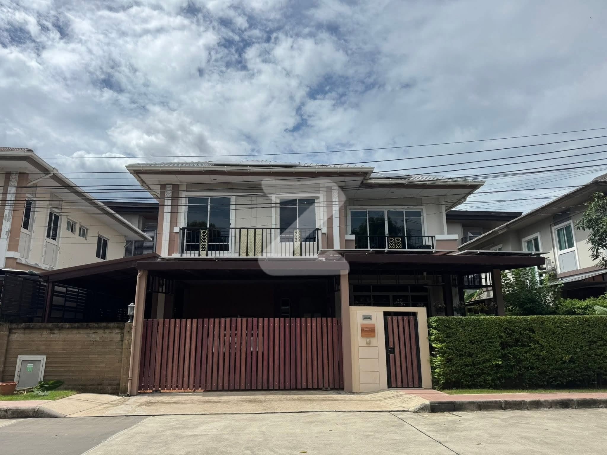 ให้เช่า หรือขาย -บ้านเดี่ยว 2 ชั้น สภาพดีเยี่ยม ในซอยพัฒนาการ 38 หมู่บ้าน ภัสสรเพรสทิจ  : เจ้าของขายเอง (งดรับนายหน้า)