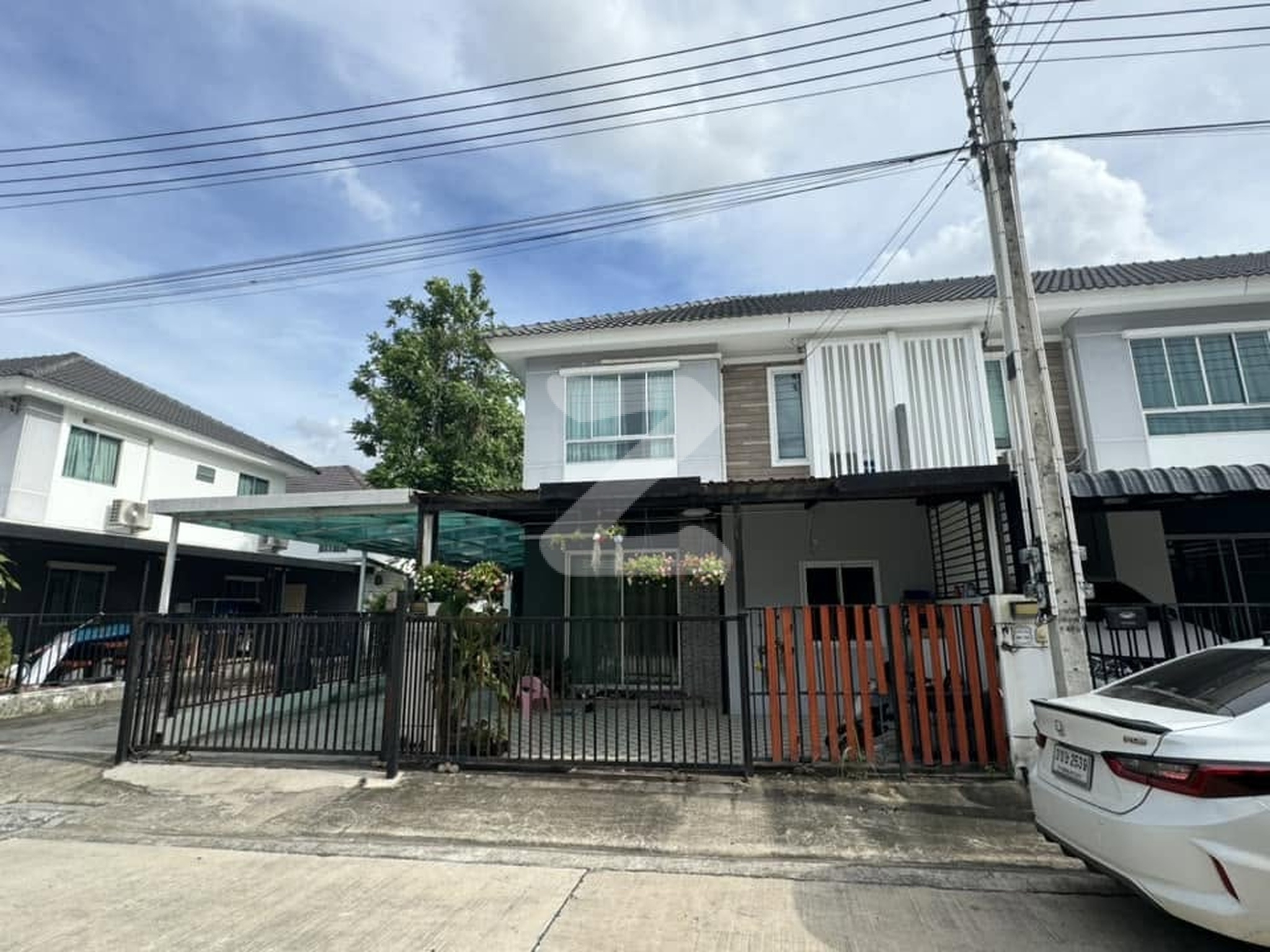 บ้าน🏡 ทาวน์โฮม2ชั้น หลังริม 4 ห้องนอน 2ห้องน้ำ  พันเสด็จใน  บ่อวิน, ศรีราชา,ปลวกแดง 🌊  ขายบ้านทาวน์โฮม2ชั้น (หลังริม)  : เจ้าของขายเอง (งดรับนายหน้า)