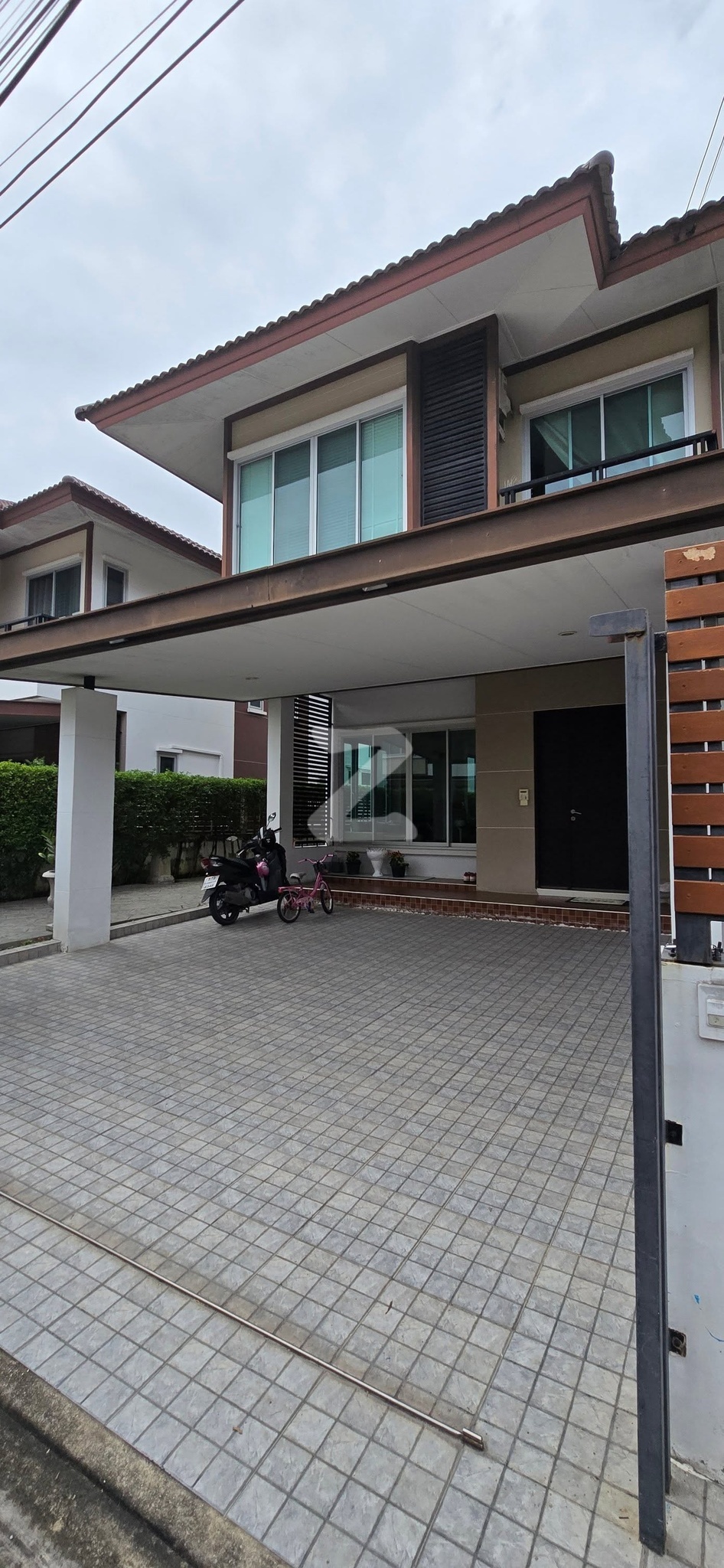 ขายบ้านเดียว 68 ตรว. 3 ห้องนอน 3 ห้องน้ำ ครัว ตู้รองเท้า walkin closer บิ้วอินสวย ที่จอดรถในบ้าน 2 คัน  ราคาถูกมาก เจ้าของขายเอง : เจ้าของขายเอง (งดรับนายหน้า)