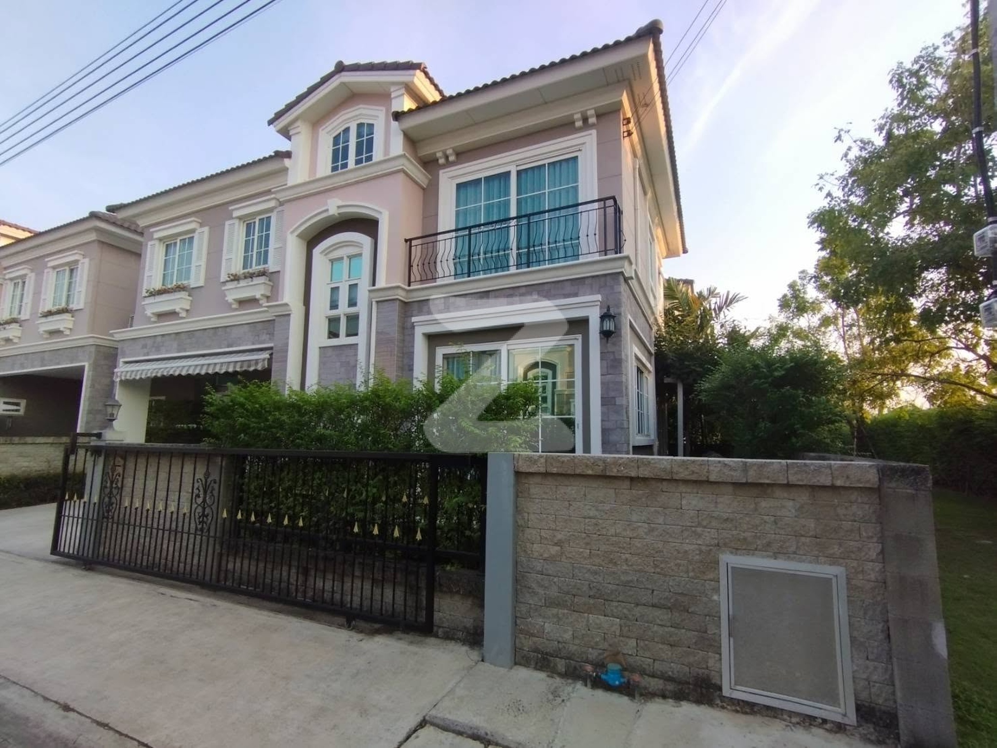 ขายด่วน!!! หมู่บ้านเพรสทีจ พระราม 9-กรุงเทพกรีฑา ( Prestige Rama9 ) หลังมุมติดสวน บรรยากาศสงบร่มรื่น มีสวนรอบบ้าน : เจ้าของขายเอง (งดรับนายหน้า)