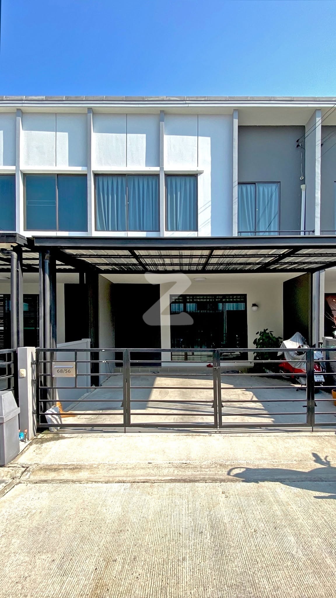 ขาย / ให้เช่า ทาวน์โฮม 2 ชั้น พลีโน่ ชัยพฤกษ์-แจ้งวัฒนะ  ขนาดพื้นที่  18.3 ตร.วา บ้านหันหน้าทิศเหนือ ทำหลังคาโรงรถแล้ว : เจ้าของให้เช่าเอง (งดรับนายหน้า)