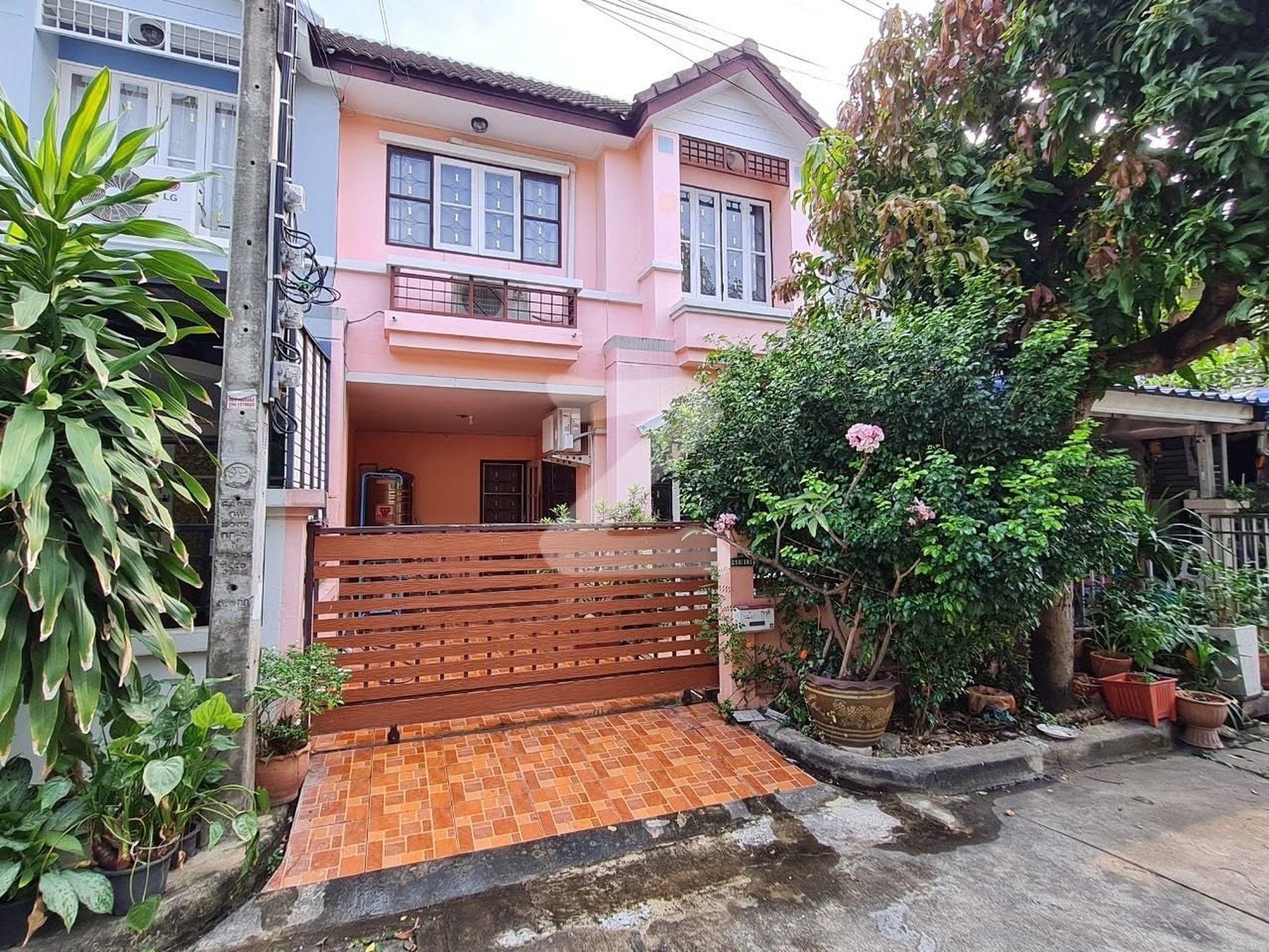 🏠ขายด่วนทาวน์เฮ้าส์มือสองนนทบุรี เนื้อที่ 21 ตร.ว. หมู่บ้านอักษรา บางบัวทอง ถนนบางกรวย-ไทรน้อย เชื่อมต่อ ถนนราชพฤกษ์ 🛎ราคา 1,650,000 บาท : เจ้าของขายเอง (งดรับนายหน้า)