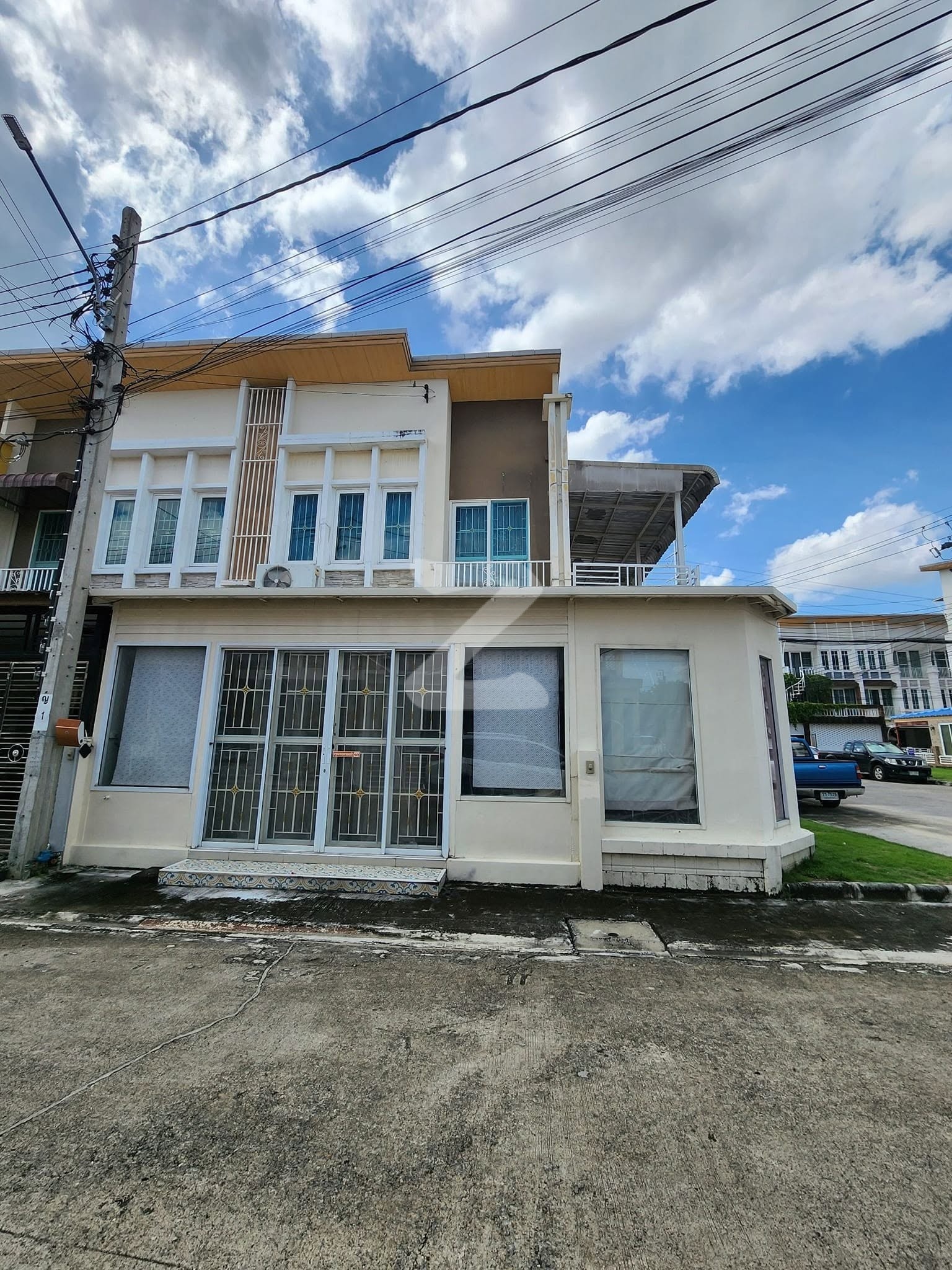 ขายบ้านหลังมุม 31ตรว. (เจ้าของขายเอง) โกลเด้นทาวน์ 1 ปิ่นเกล้า-จรัญสนิทวงศ์ แปลงมุม ต่อเติมครบพร้อมอยู่ ใกล้รถไฟฟ้า ทางด่วน  : เจ้าของขายเอง (งดรับนายหน้า)