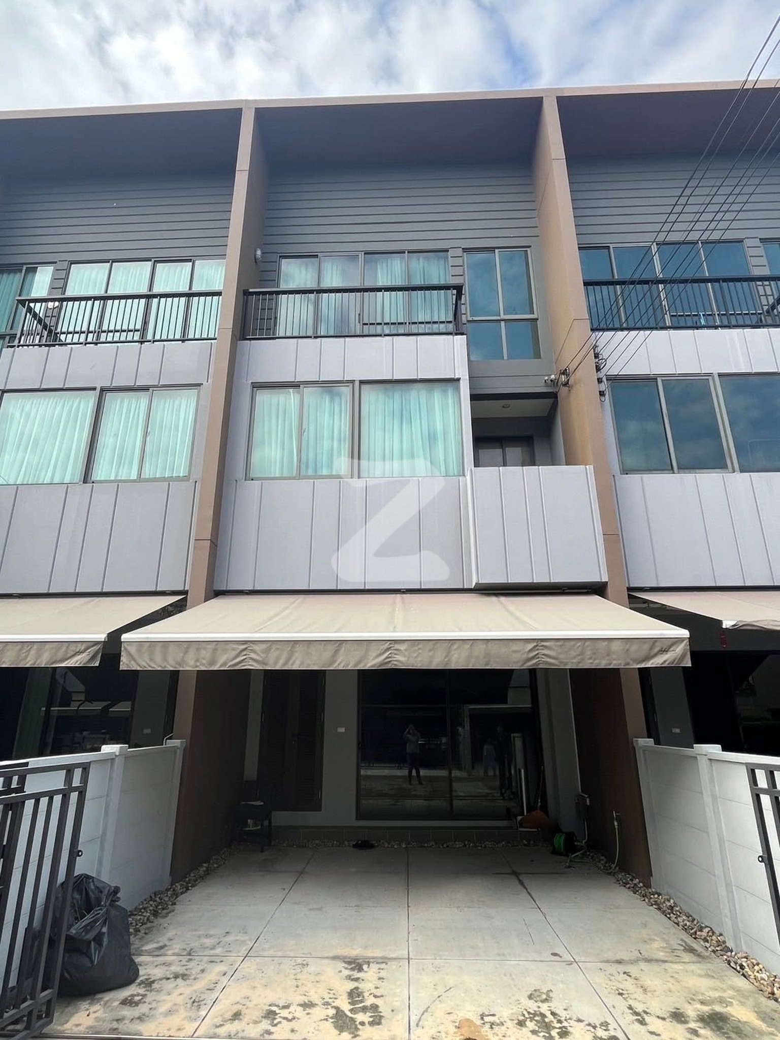 ขายทาวน์โฮม3ชั้น 20ตรว. โครงการบ้านกลางเมือง ดิเอร่า ปิ่นเกล้า-จรัญฯ พร้อมบิ้วอิน : เจ้าของขายเอง (งดรับนายหน้า)