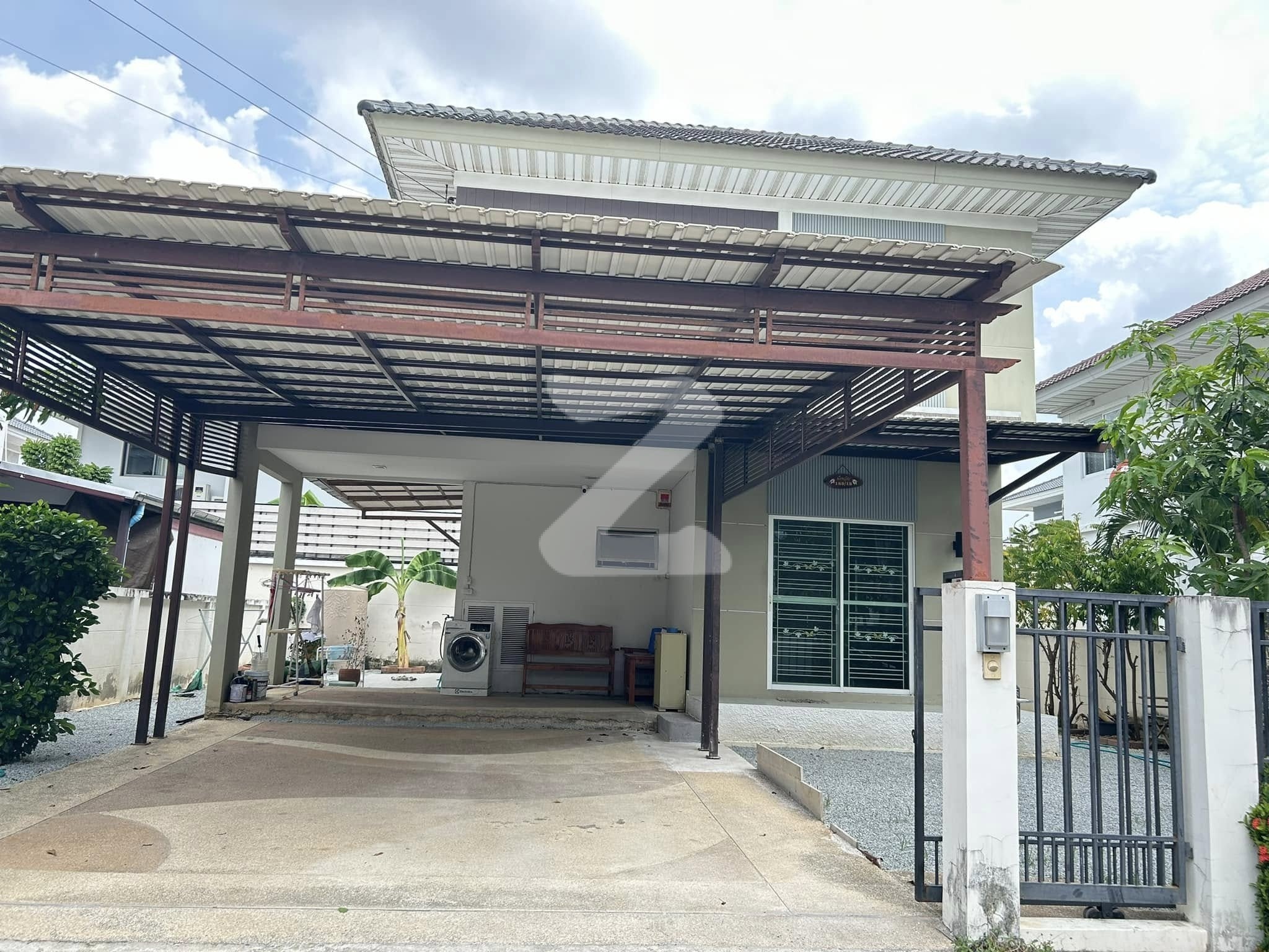 ให้เช่า บ้านเดี่ยว 2 ชั้น (พื้นที่ 60 ตรม.) พร้อมเฟอร์นิเจอร์มีศาลาหลังบ้าน  ใกล้สนามบินสุวรรณภูมิ หมู่บ้านเพอร์เฟคเพลส เฟส 6 : เจ้าของให้เช่าเอง (งดรับนายหน้า)