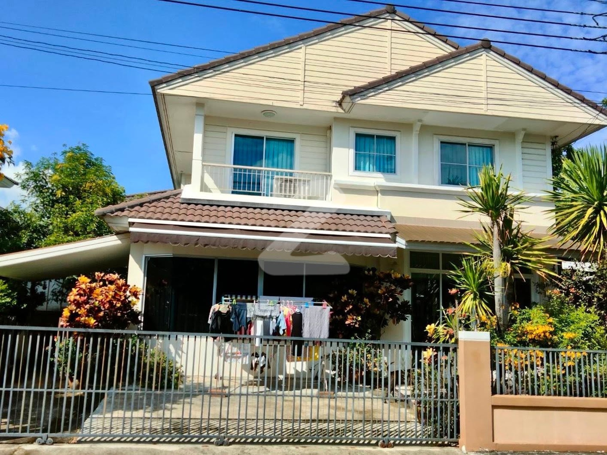 บ้านพร้อมอยู่ หมู่บ้านชลลดา สุวรรณภูมิ  (ซอยลาดกระบัง54)                                   : เจ้าของขายเอง (งดรับนายหน้า)