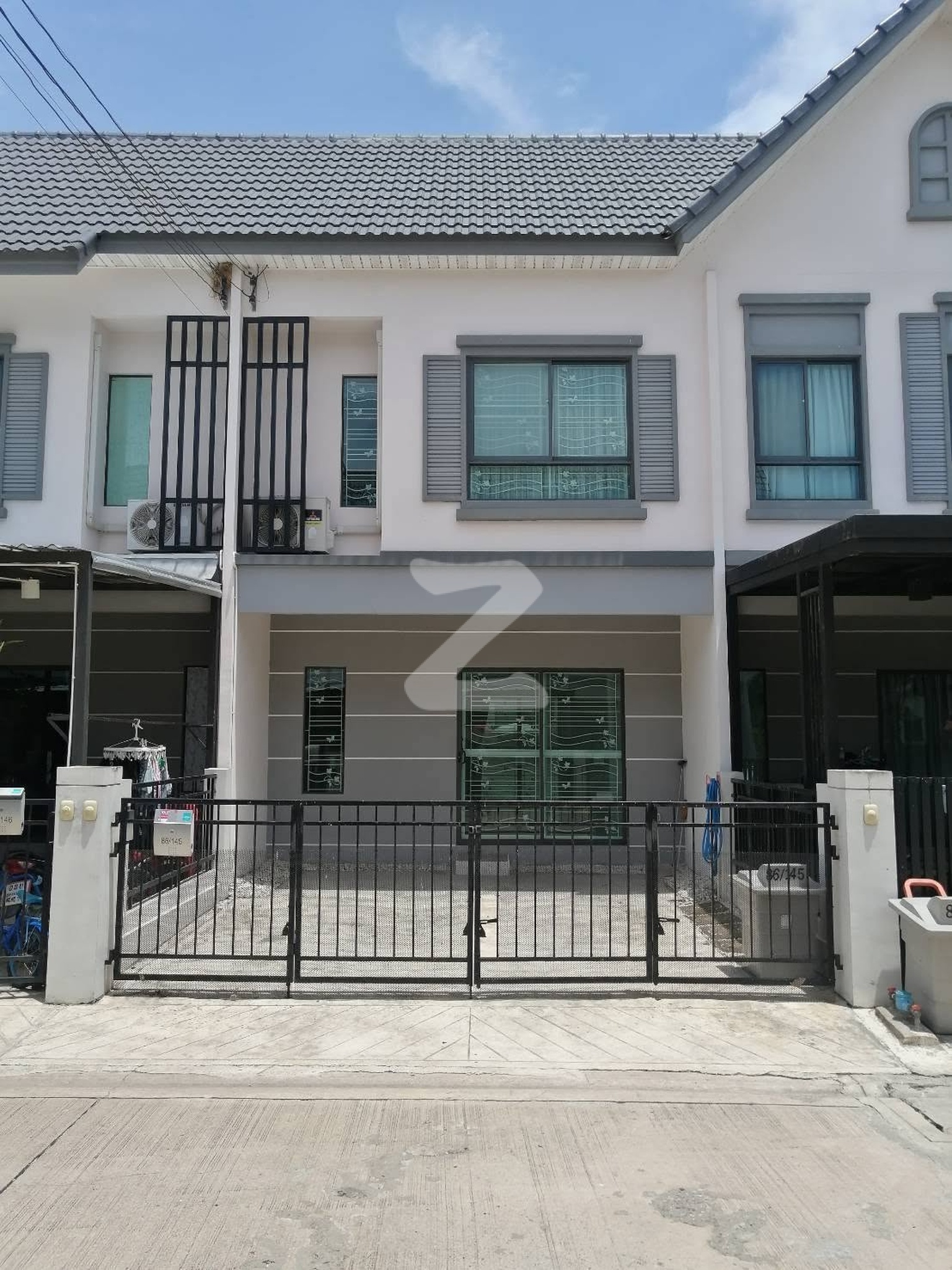 ขายบ้านมือสอง หมู่บ้านโมดิวิลล่าบางนา 19 ตรว. ซอยมหาลัยเอแบค (ถนนบางนา-ตราด กม 26 2 ห้องนอน 3 ห้องน้ำ  (ของแถม มากมาย) : เจ้าของขายเอง (งดรับนายหน้า)