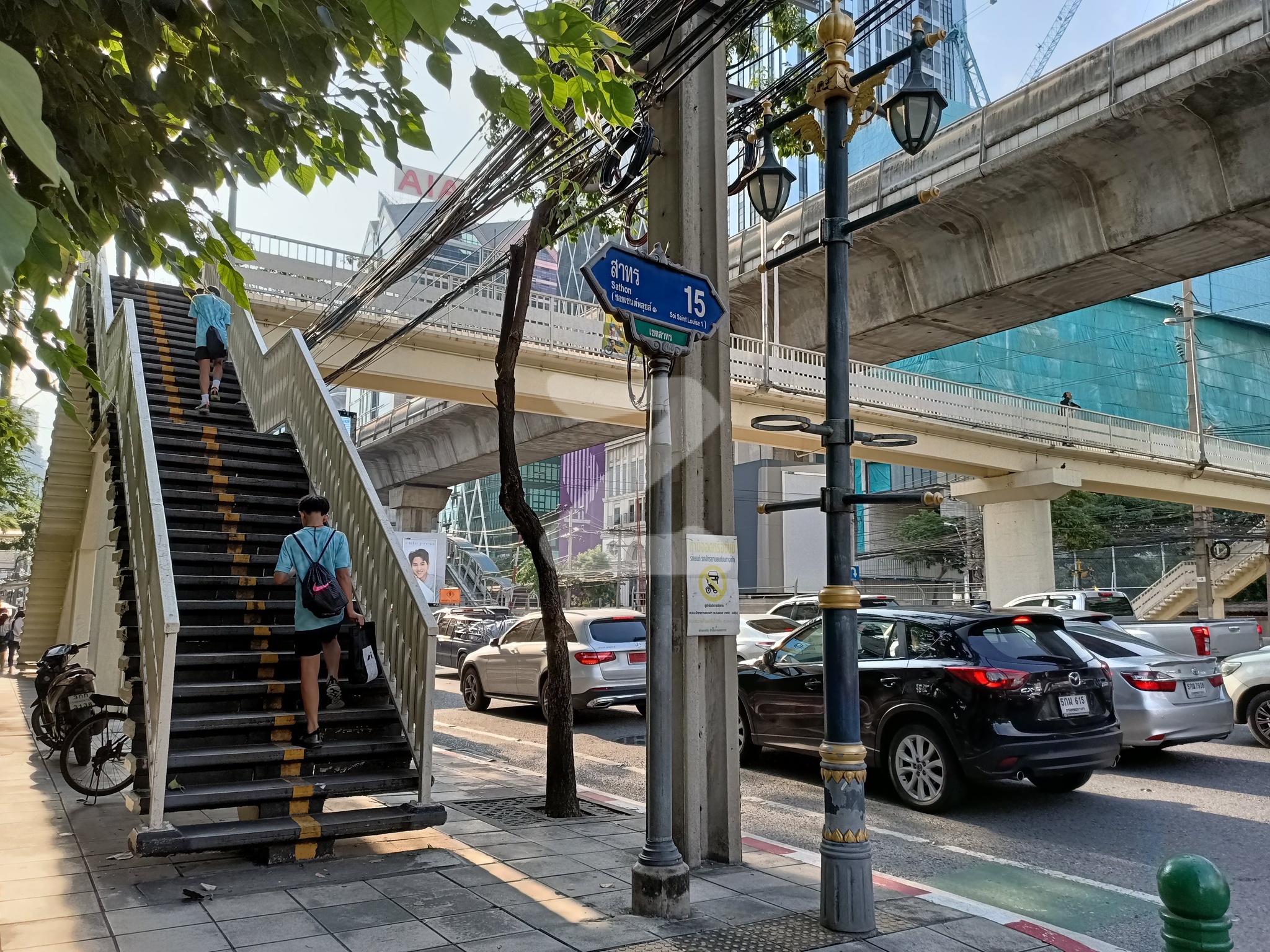 ห้องพัก รีโนเวทใหม่ ให้เช่าใจกลางเมือง(สาทร) ในซอย สาทร 15 เดินทางสะดวก ใกล้ BTS สุรศักดิ์ หรือ BTS เซนต์หลุยส์ มีกล้องวงจรปิด feel เหมือนอยู่บ้าน : เจ้าของให้เช่าเอง