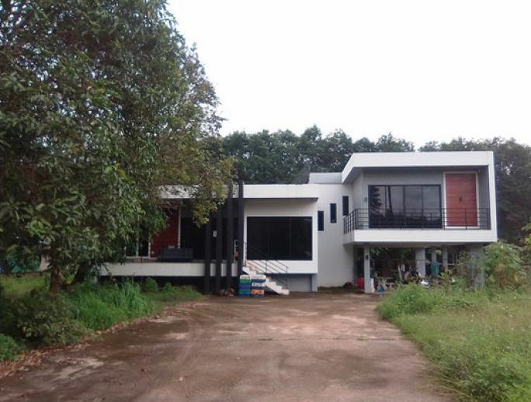ทรัพย์สถาบันโดย GHB บ้านเดี่ยว ถนนทางหลวงแผ่นดินสายศรี