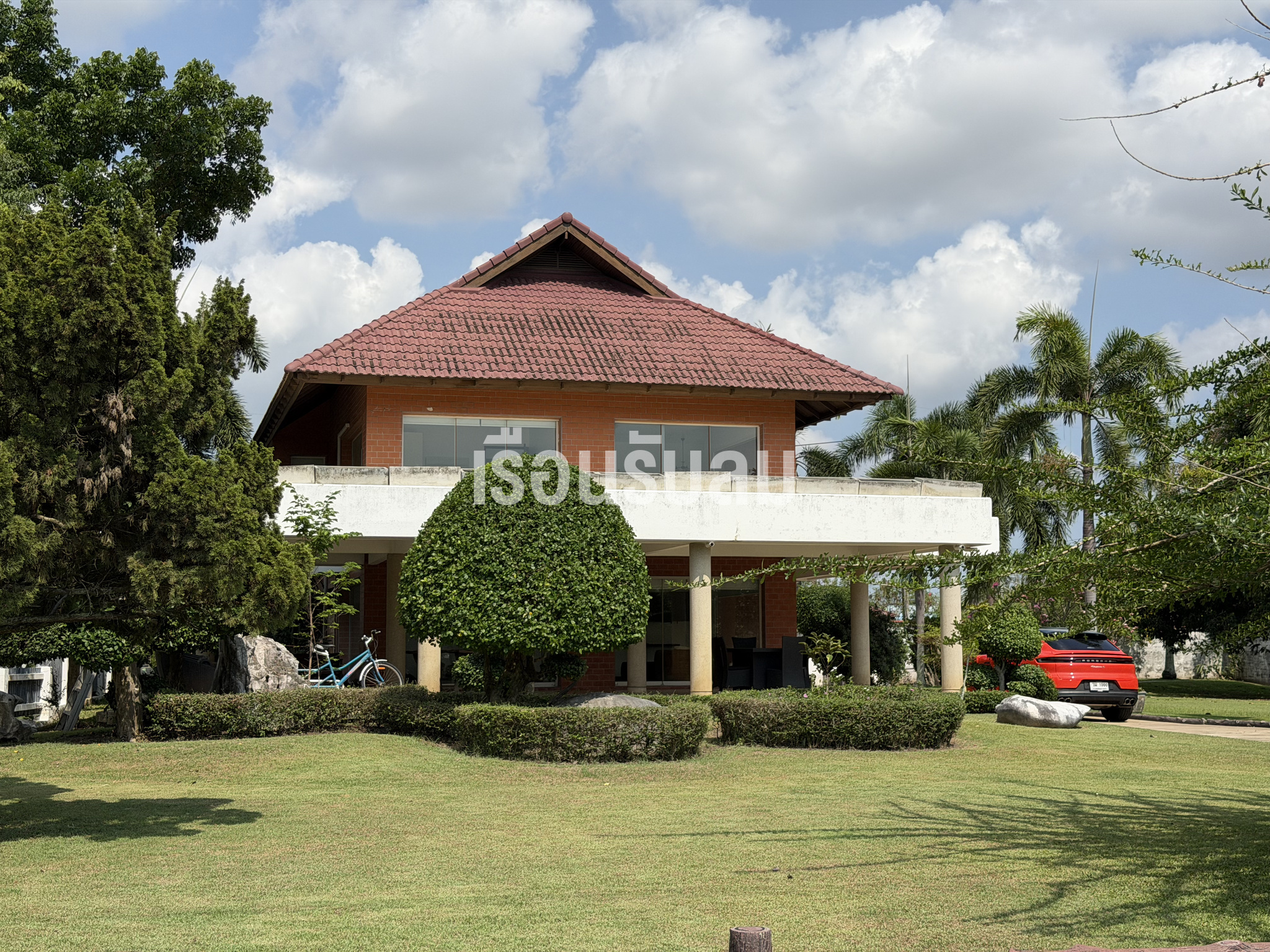 ปล่อยเช่าบ้านพักริมทะเล Sunset Beach Estate พัทยา หาดนาจอมเทียน บรรยากาศ private : เจ้าของให้เช่าเอง (งดรับนายหน้า)