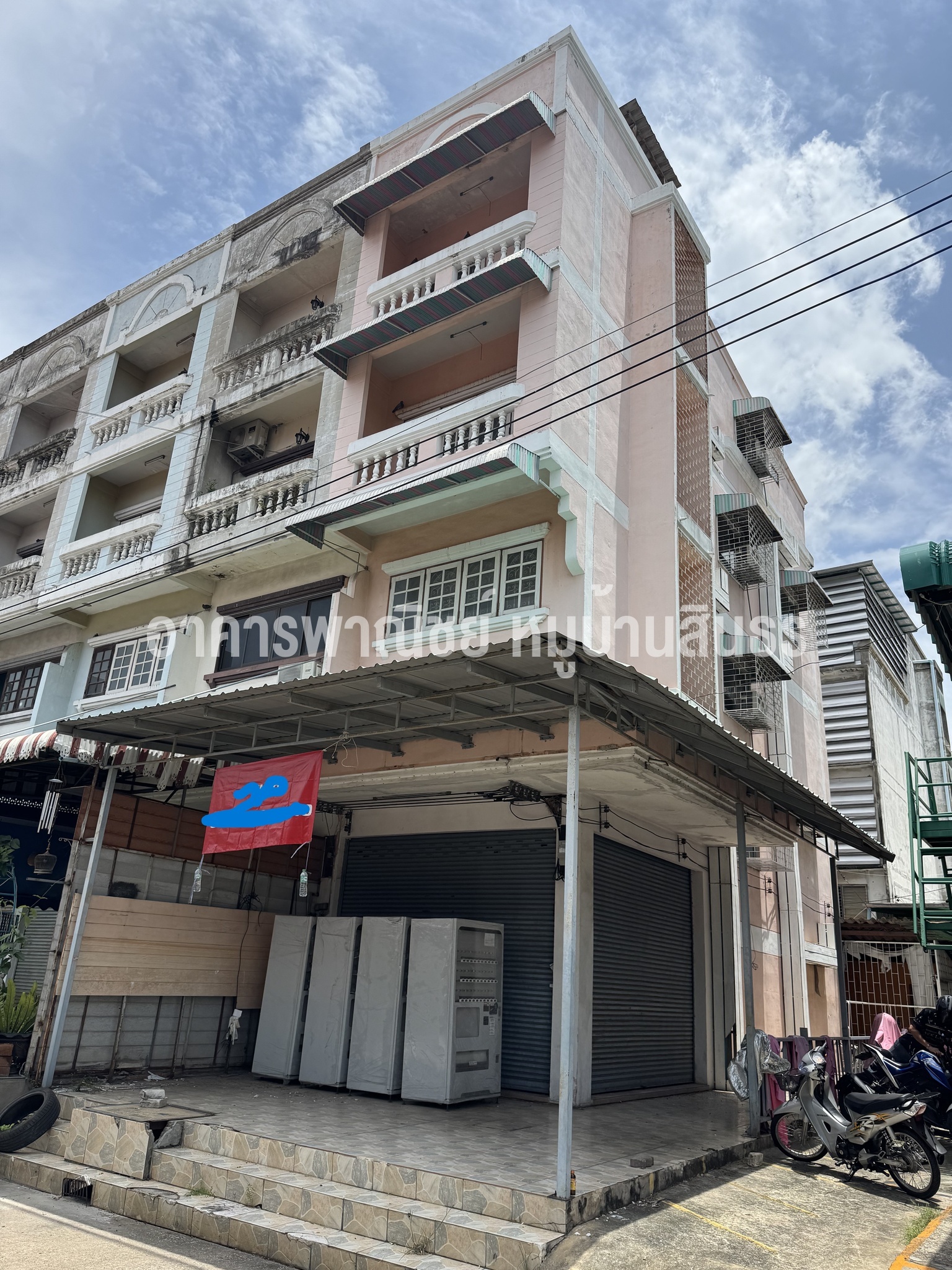 ขาย/เช่า อาคารพาณิชย์สี่ชั้น เลขที่ 1048 หมู่ 3 ตาบลบางพูน อาเภอเมืองปทุมธานี จังหวัดปทุมธานี 10 ห้องนอน 11 ห้องน้ำ : เจ้าของขายเอง