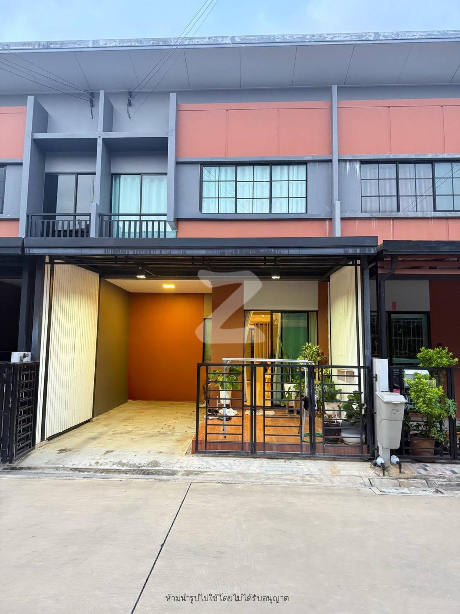📣 ขายบ้านทาวน์โฮม 2 ชั้น (เจ้าของบ้านขายเอง) ราคาตกลงกันได้ 📍ทำเลดี ใกล้โรงเกลือนวนคร ติดถนนใหญ่ เดินทางสะดวก 🏡 หมู่บ้านสิริเพลส นวนคร : เจ้าของขายเอง (งดรับนายหน้า)