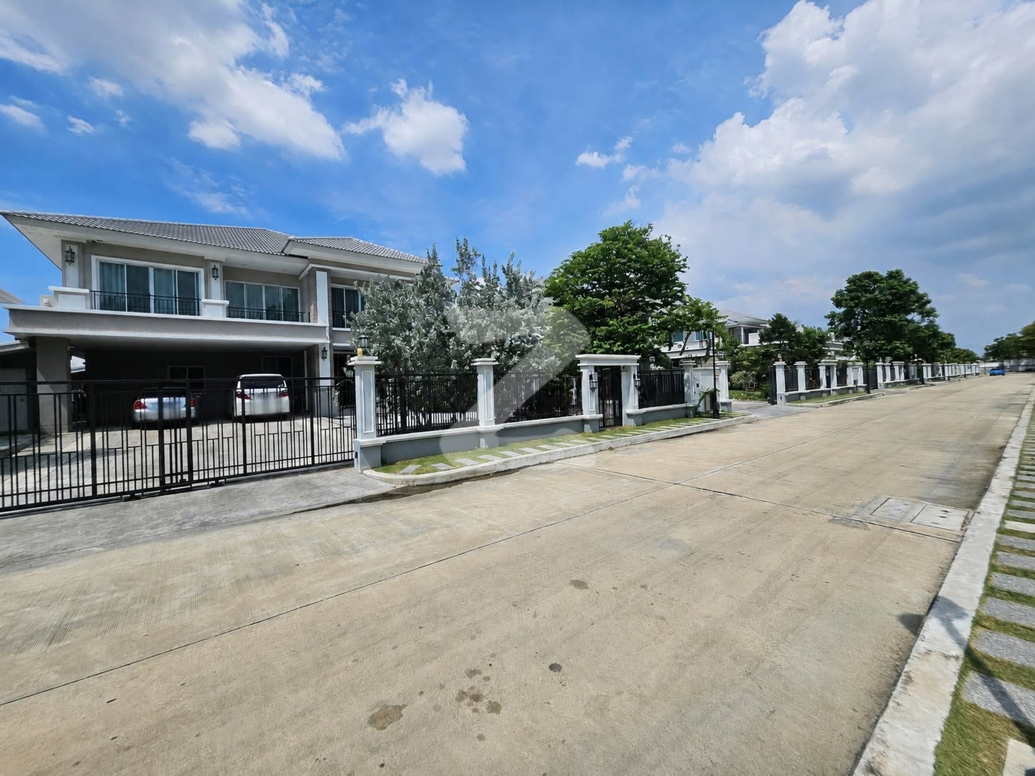 ขายบ้านเดี่ยว Q House Avenue พระราม 5 บ้านหลังใหญ่ ติดถนนใหญ่พระราม 5–นครอินทร์ ไม่ต้องเข้าซอยเล็ก  : เจ้าของขายเอง (งดรับนายหน้า)