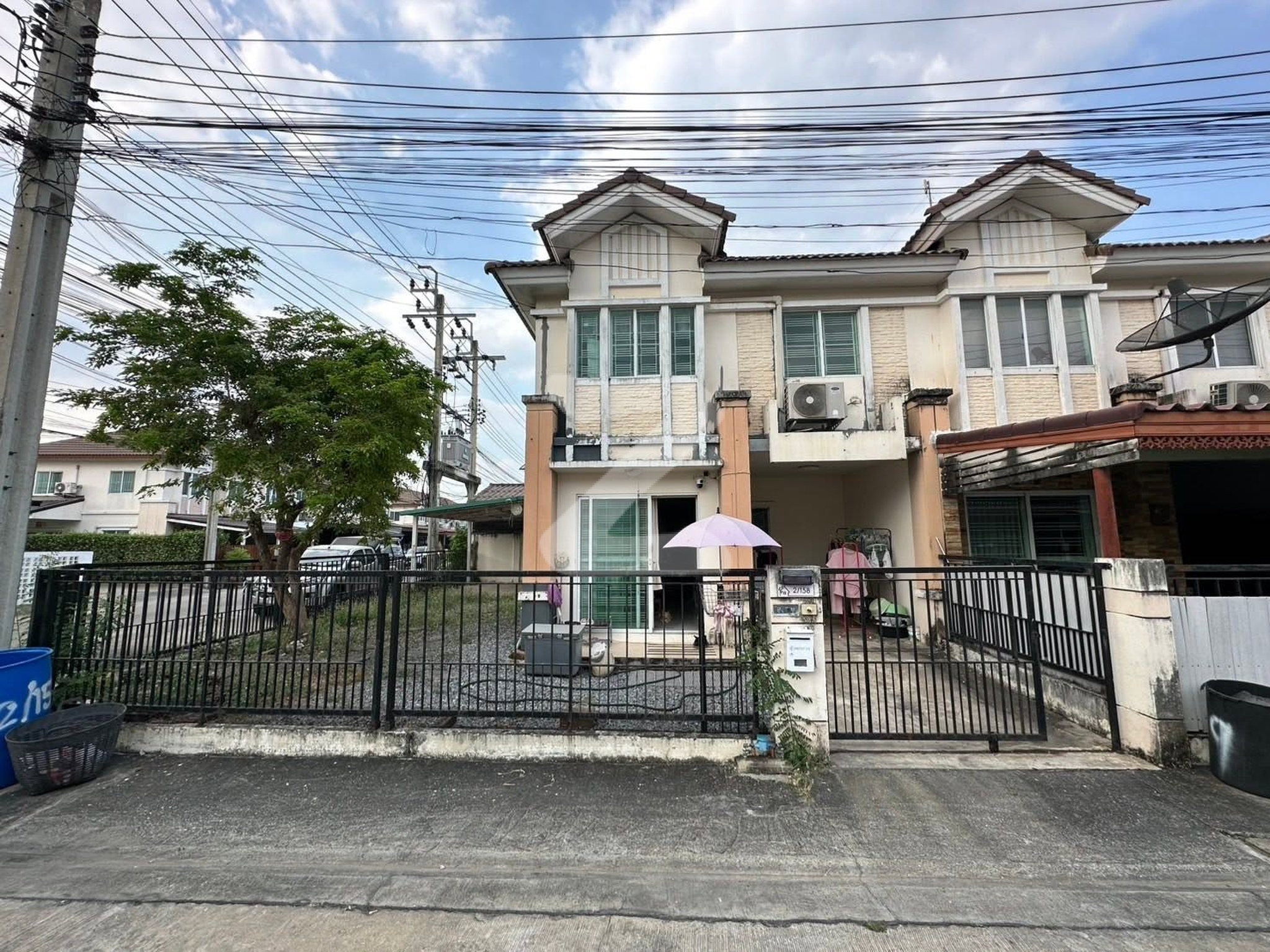 🏠 ขายทาวน์เฮ้าส์ 2 ชั้น หลังมุม เนื้อที่ใหญ่ 📍 หมู่บ้านพฤกษาวิลล์ 37 ซอยเพิ่มสิน 34 (วัชรพล–เพิ่มสิน) 📐 เนื้อที่ 36 ตร.ว. : เจ้าของขายเอง (งดรับนายหน้า)