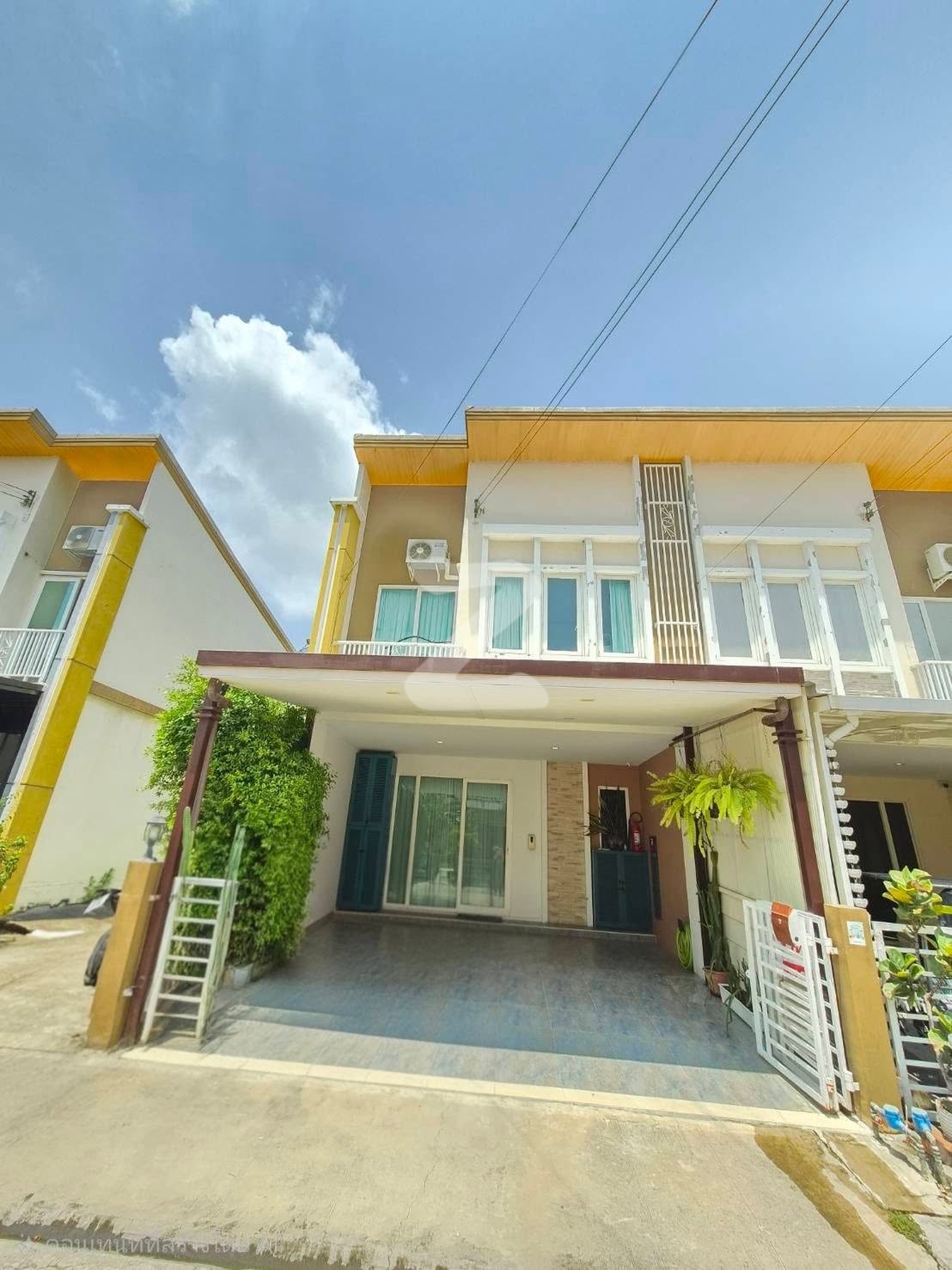 🏡 ขายทาวน์โฮม 2ชั้น 21.2ตรว. พื้นที่ใช้สอย 131 ตารางเมตร หลังมุม 2จอด หมู่บ้านโกลเด้นทาวน์ อ่อนนุช-ลาดกระบัง ซอยลาดกระบัง 1 ถนนสุขุมวิท77 : เจ้าของขายเอง (งดรับนายหน้า)