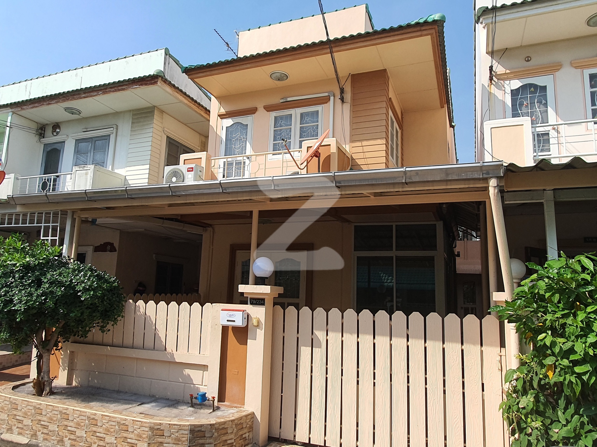 บ้านแฝดรีโนเวทใหม่ สไตล์บ้านเดี่ยว ขนาด 26 ตร.วา ทำเลศักยภาพ ใกล้สนามบินดอนเมือง เดินทางสะดวก Newly Renovated Semi-Detached House Near Don Mueang  : เจ้าของขายเอง (งดรับนายหน้า)
